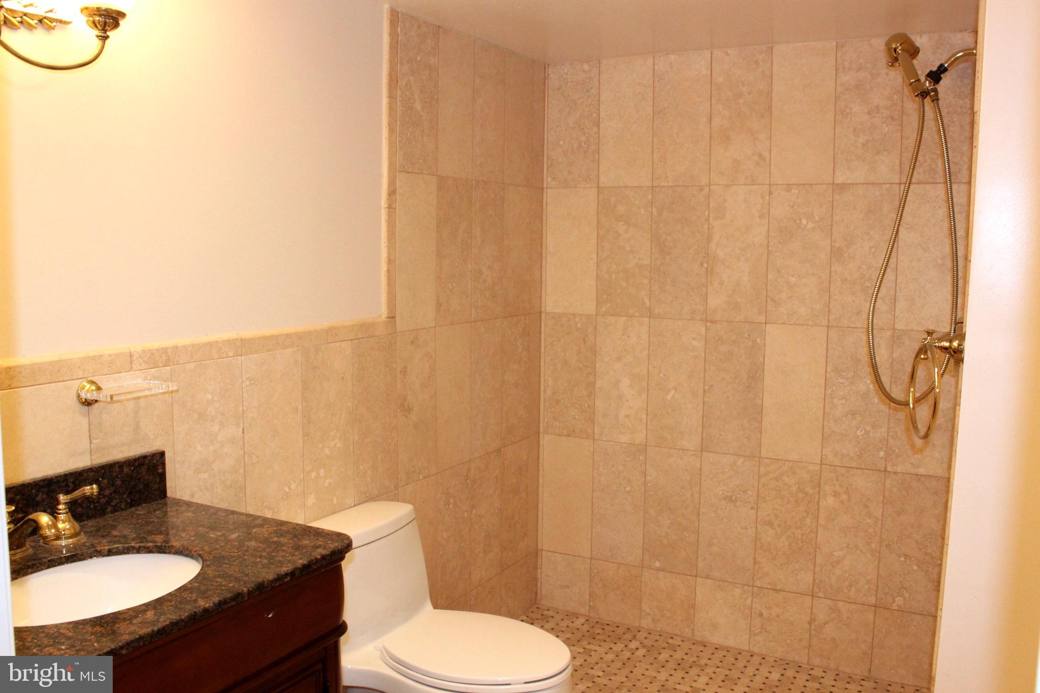 RESTON - Residential Lease