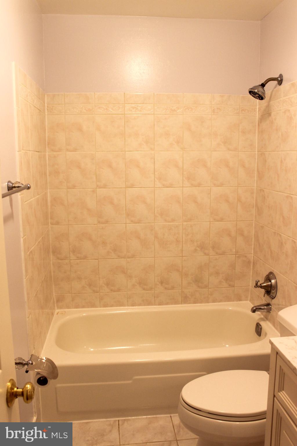 RESTON - Residential Lease