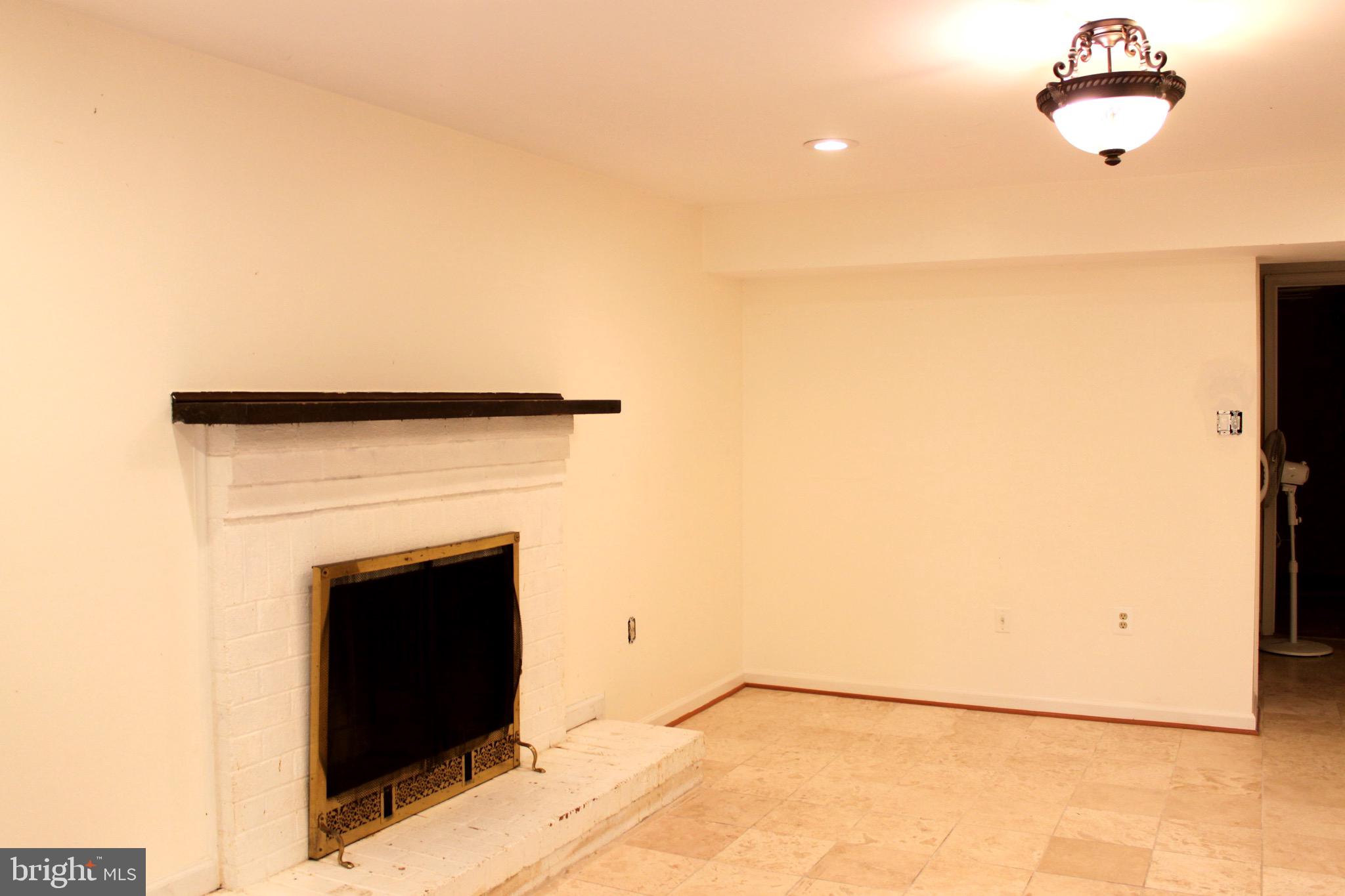 RESTON - Residential Lease