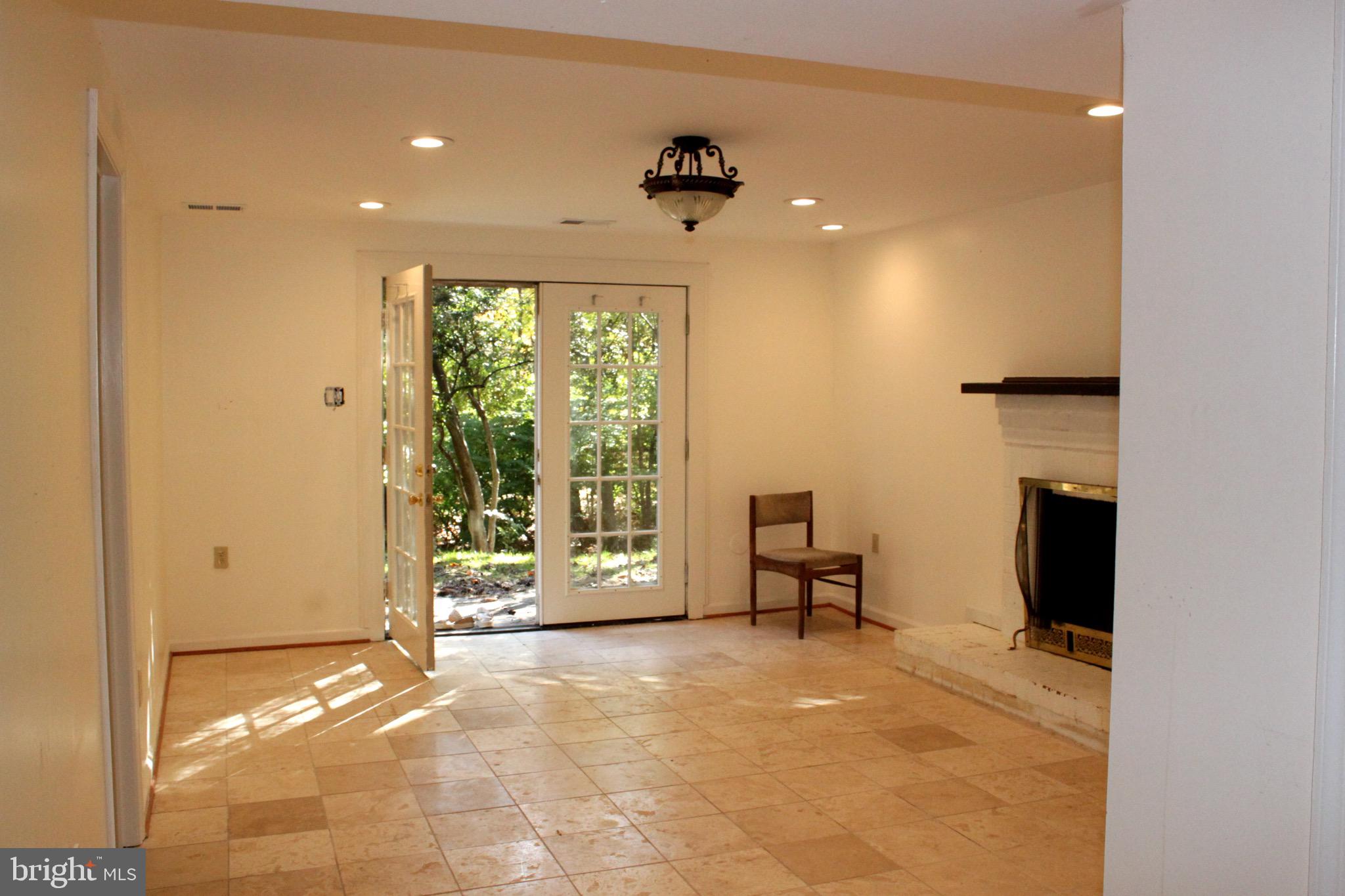 RESTON - Residential Lease