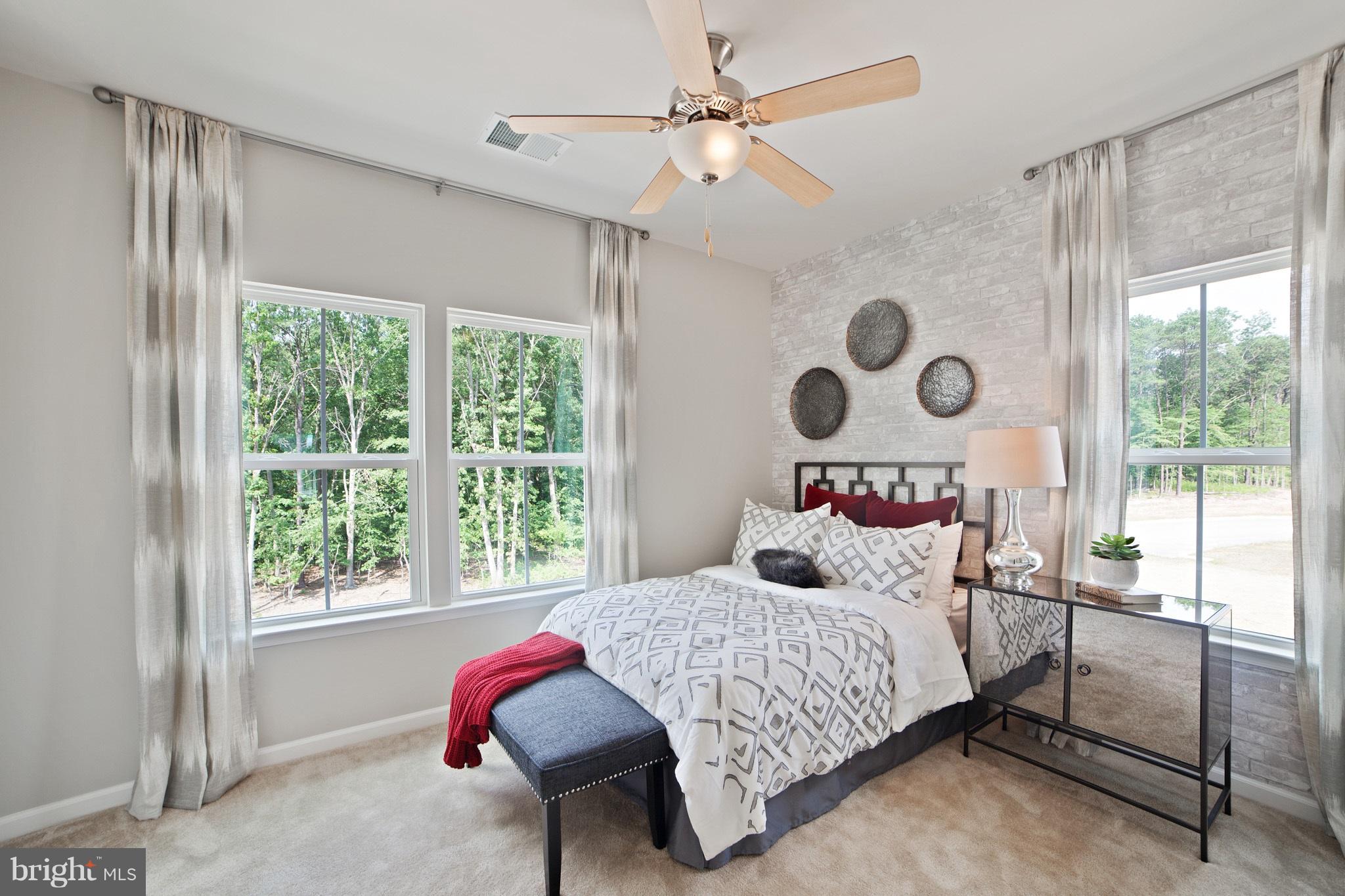 CREEKSIDE VILLAGE - Residential