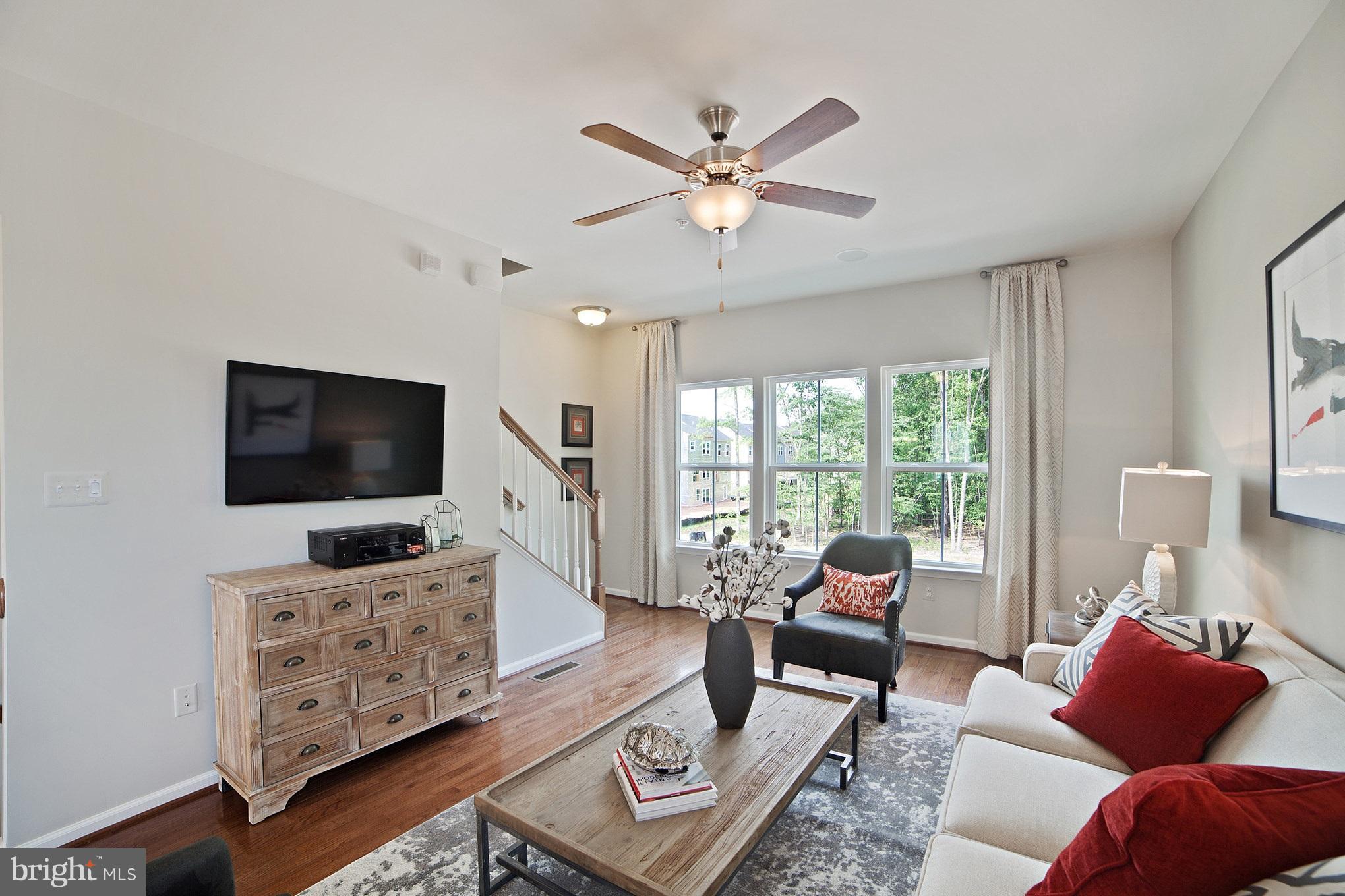 CREEKSIDE VILLAGE - Residential