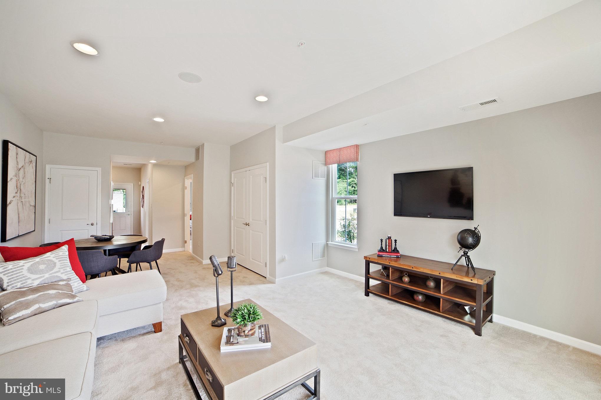 CREEKSIDE VILLAGE - Residential