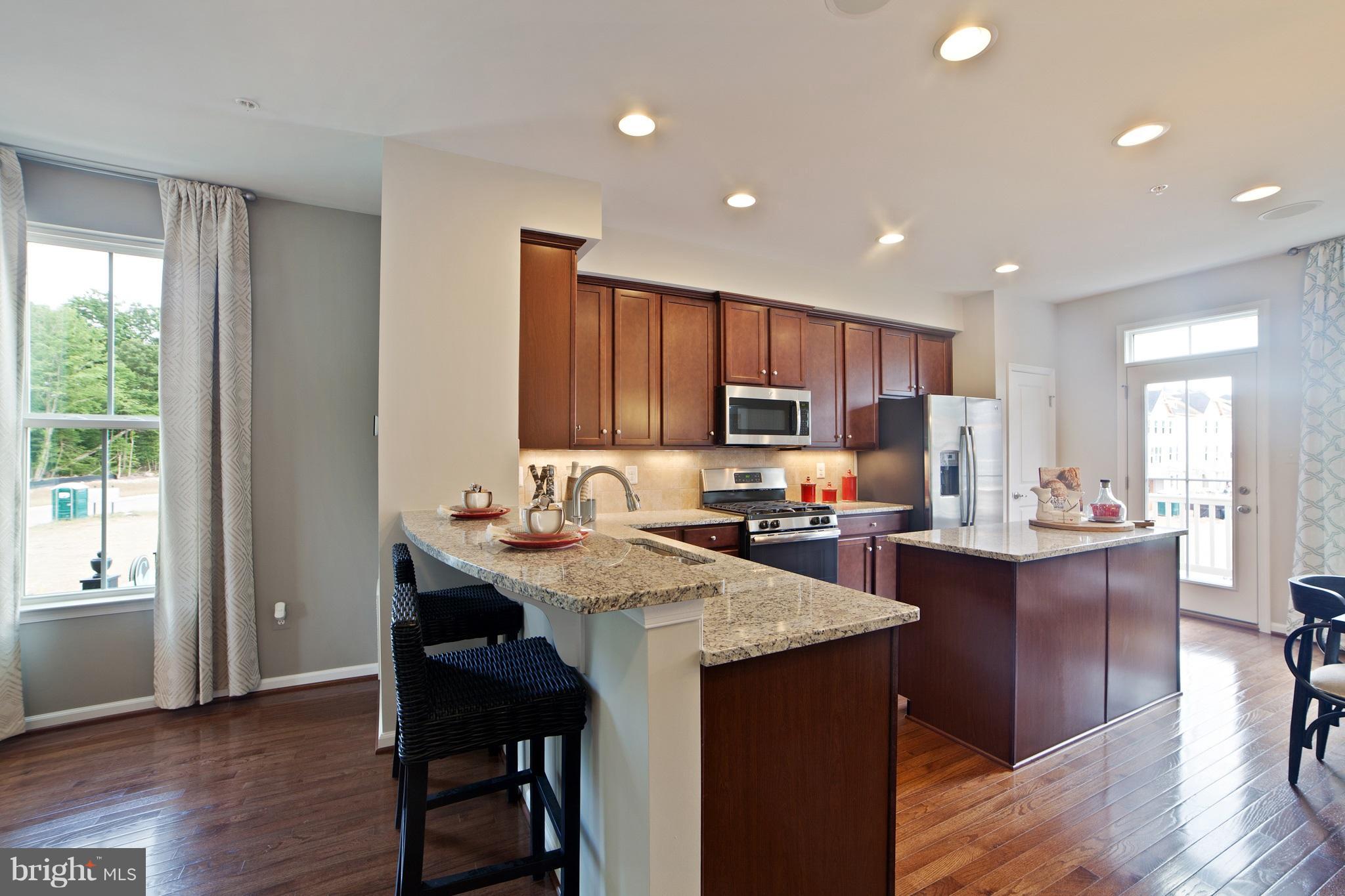 CREEKSIDE VILLAGE - Residential