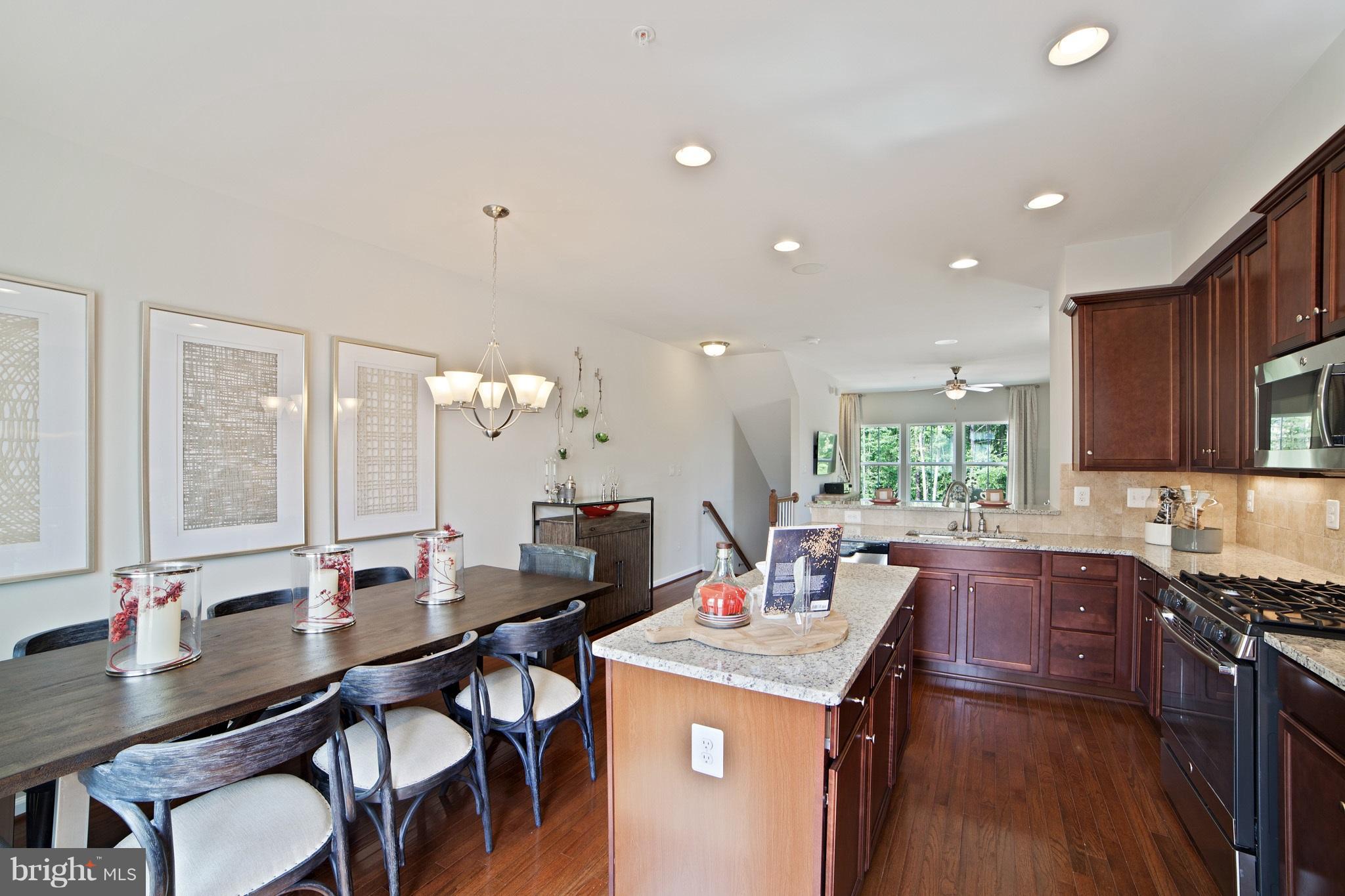 CREEKSIDE VILLAGE - Residential