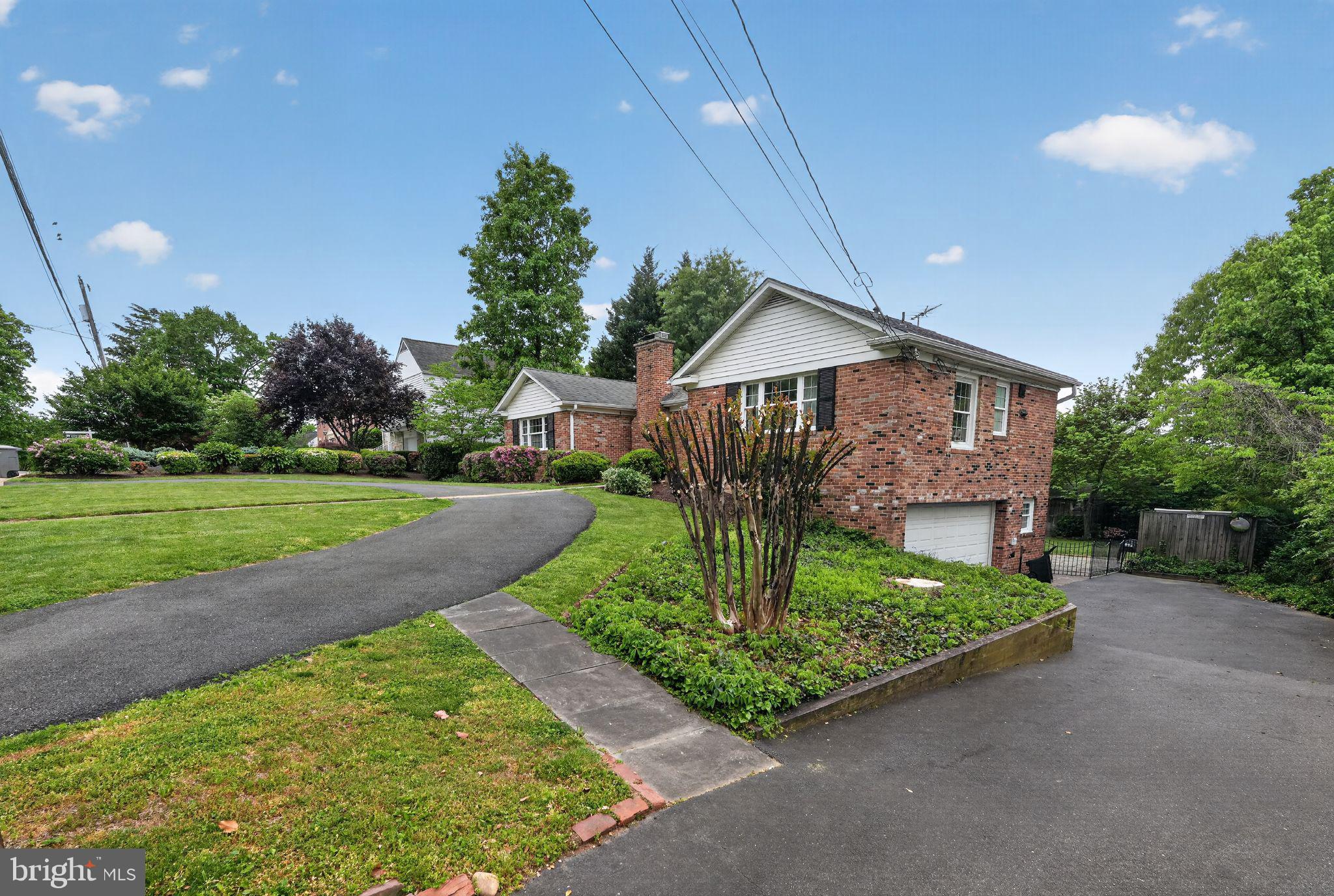 COLUMBIA PINES - Residential