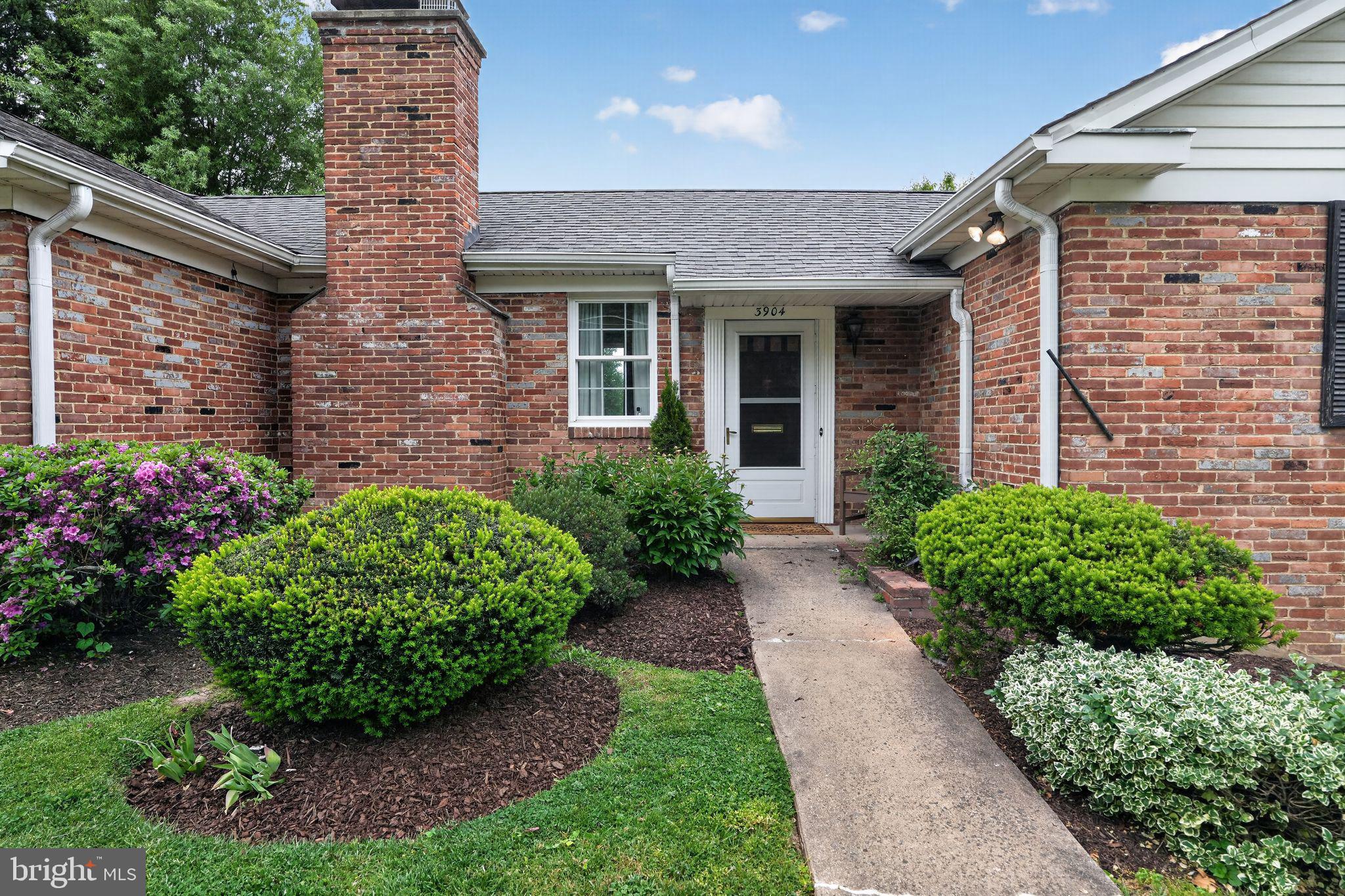COLUMBIA PINES - Residential