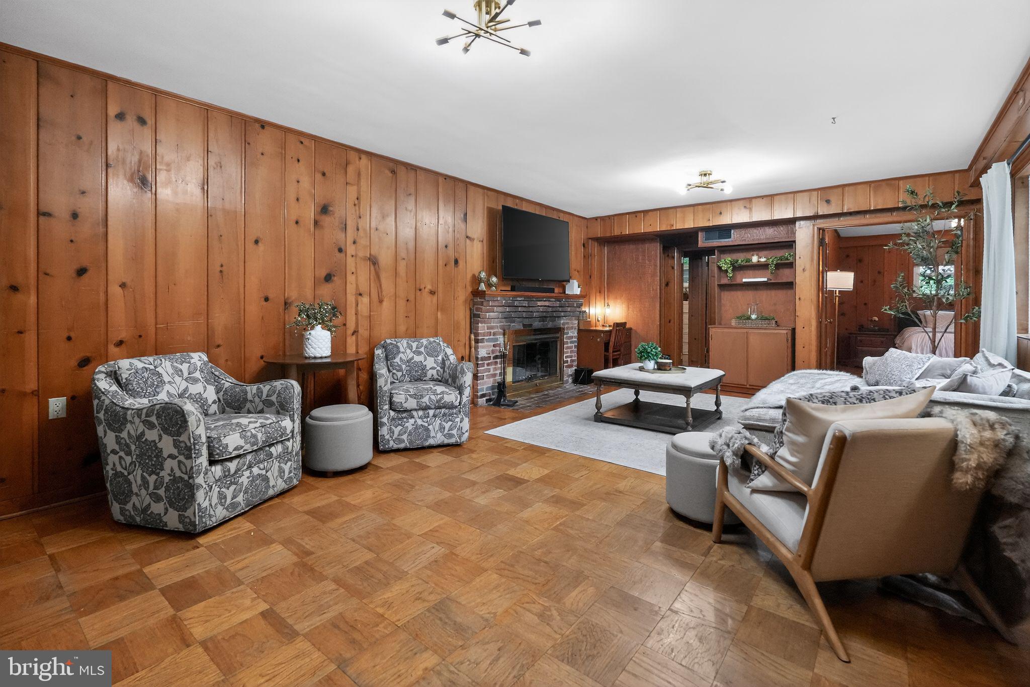 COLUMBIA PINES - Residential
