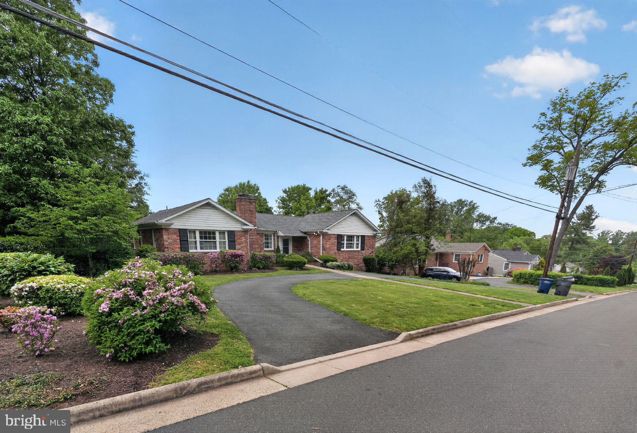COLUMBIA PINES - Residential