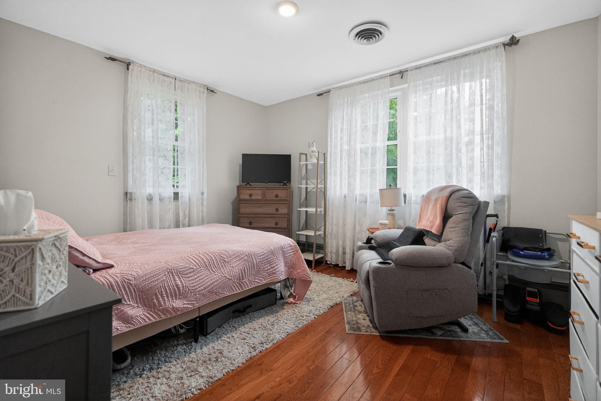 COLUMBIA PINES - Residential