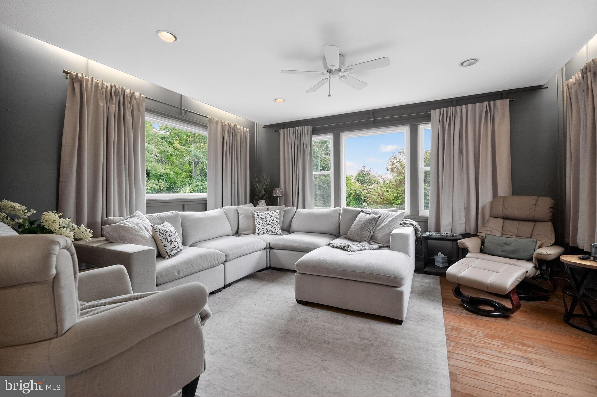 COLUMBIA PINES - Residential
