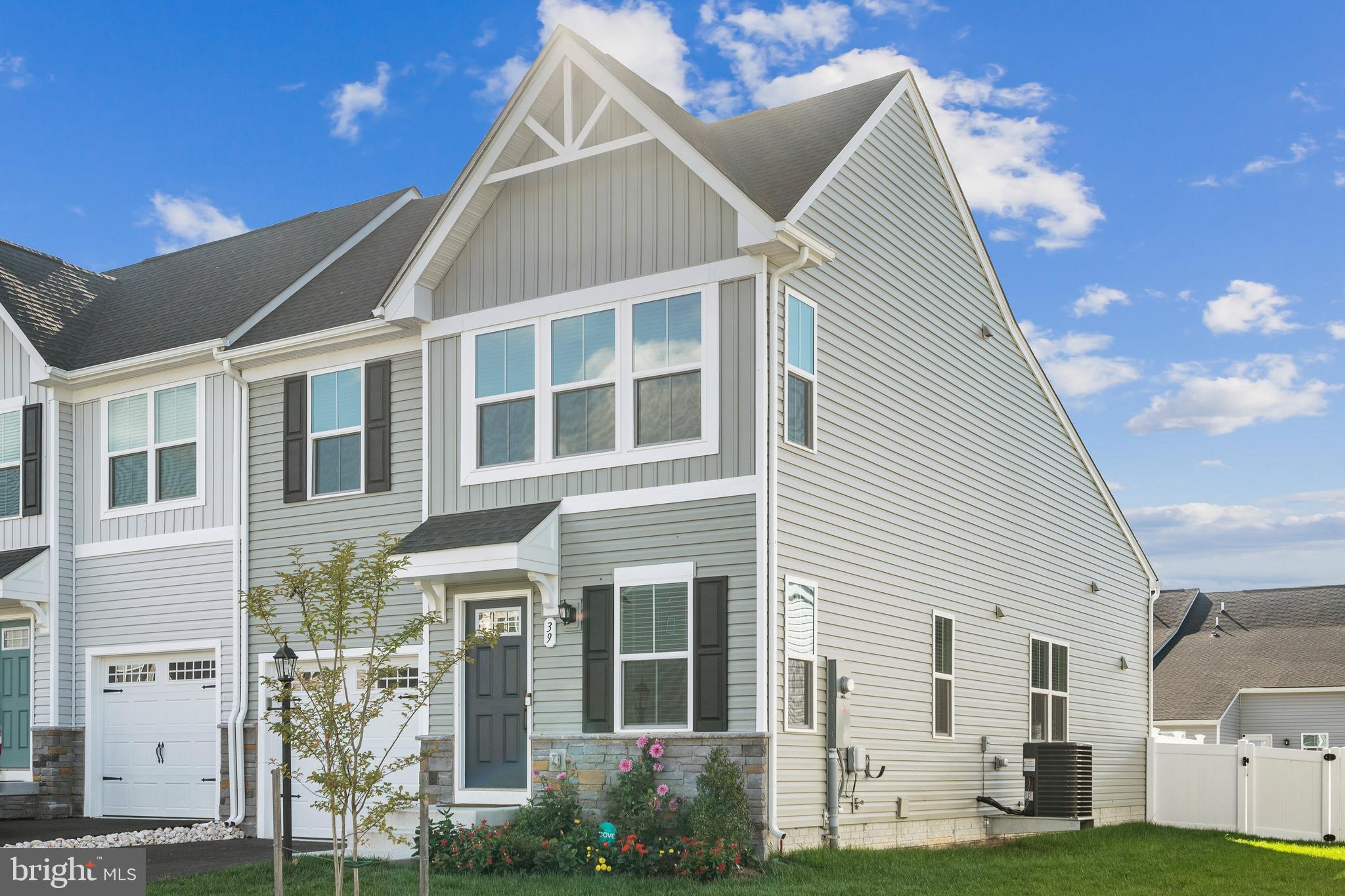 ARCADIA NORTH - Residential