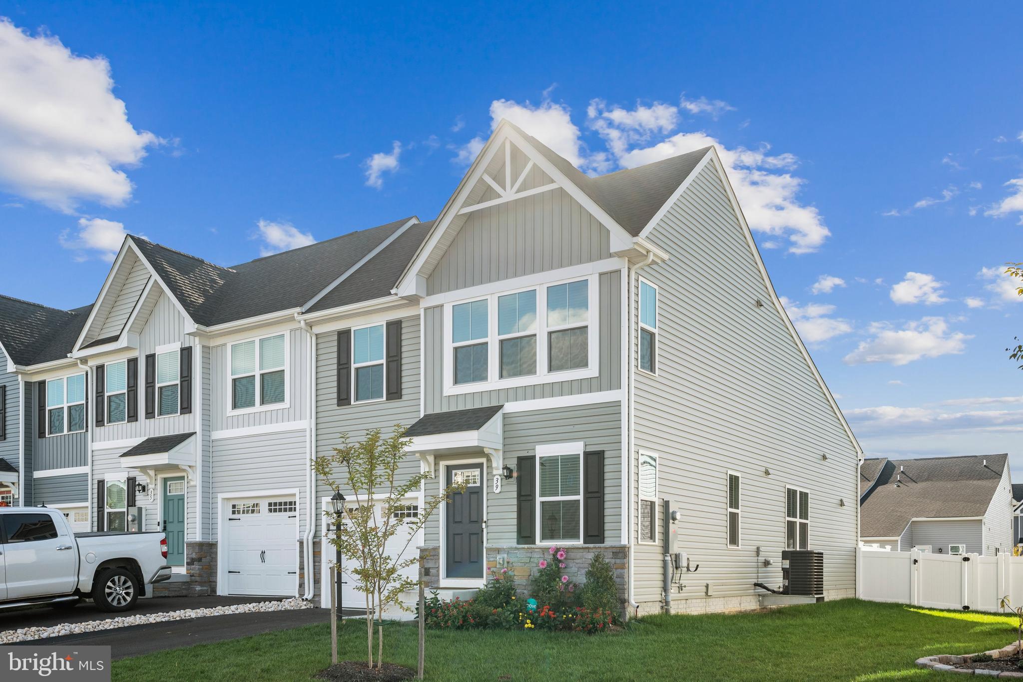 ARCADIA NORTH - Residential