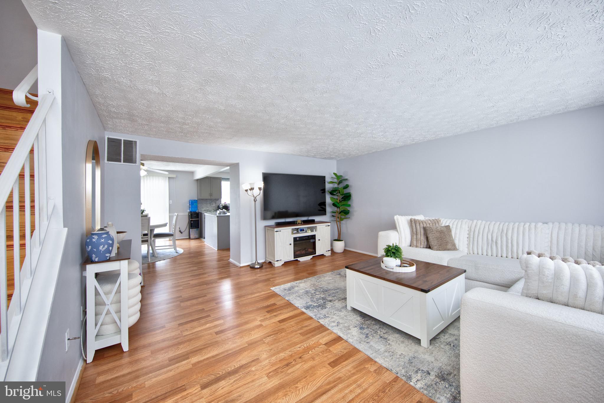 933 REDFIELD ROAD