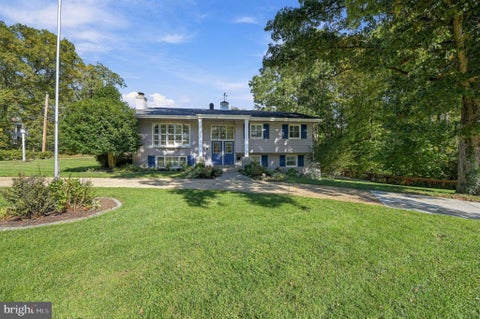 Photo of 9201 Cherrytree Drive, ALEXANDRIA, VA 22309 (MLS # VAFX2346506)
