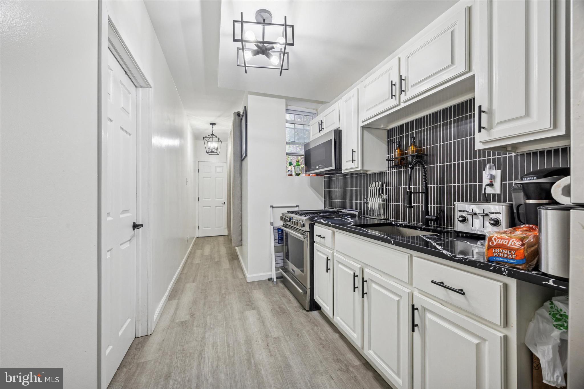 6153 LOCUST STREET 1