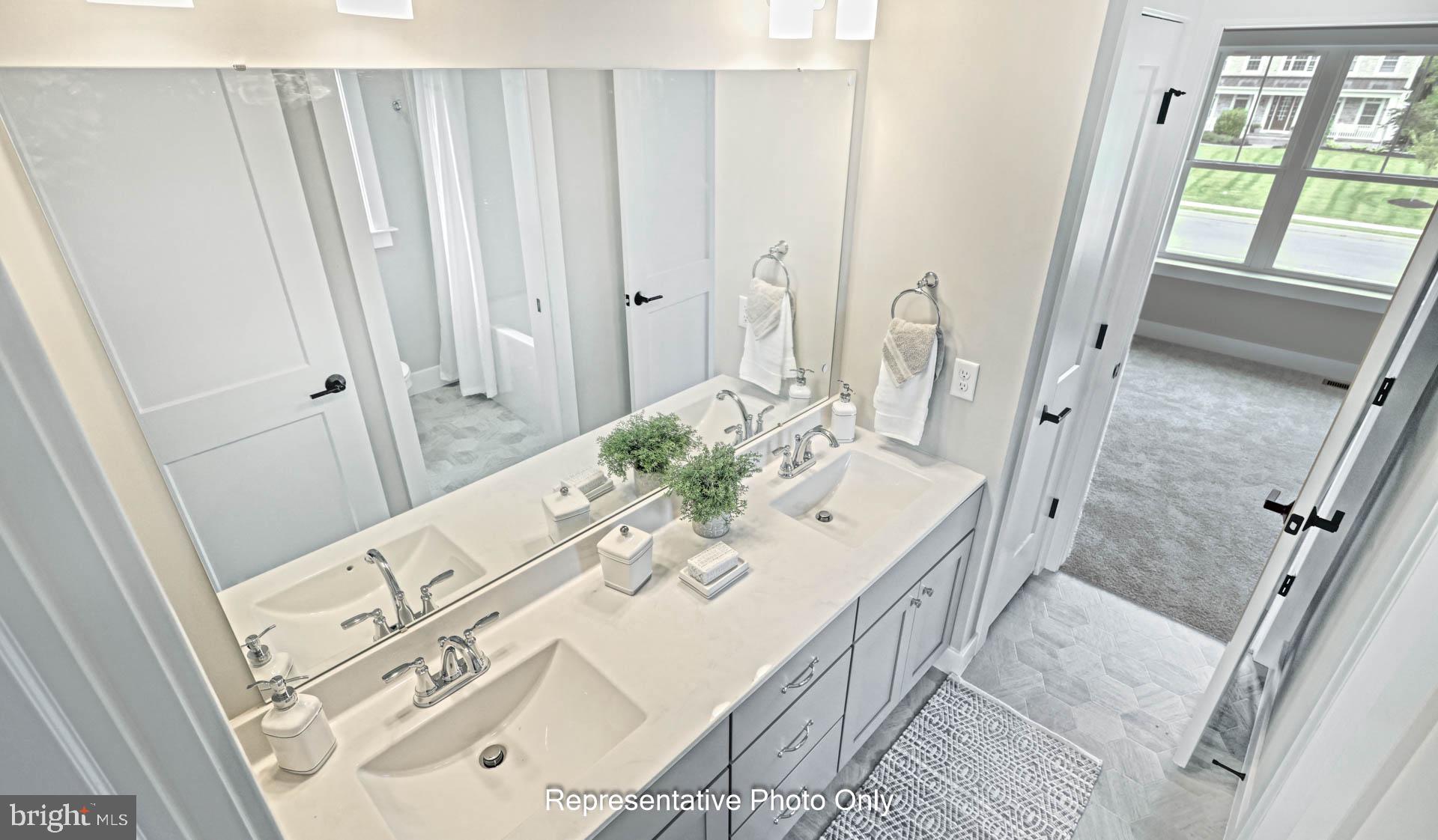 SUMMER LAYNE - Residential