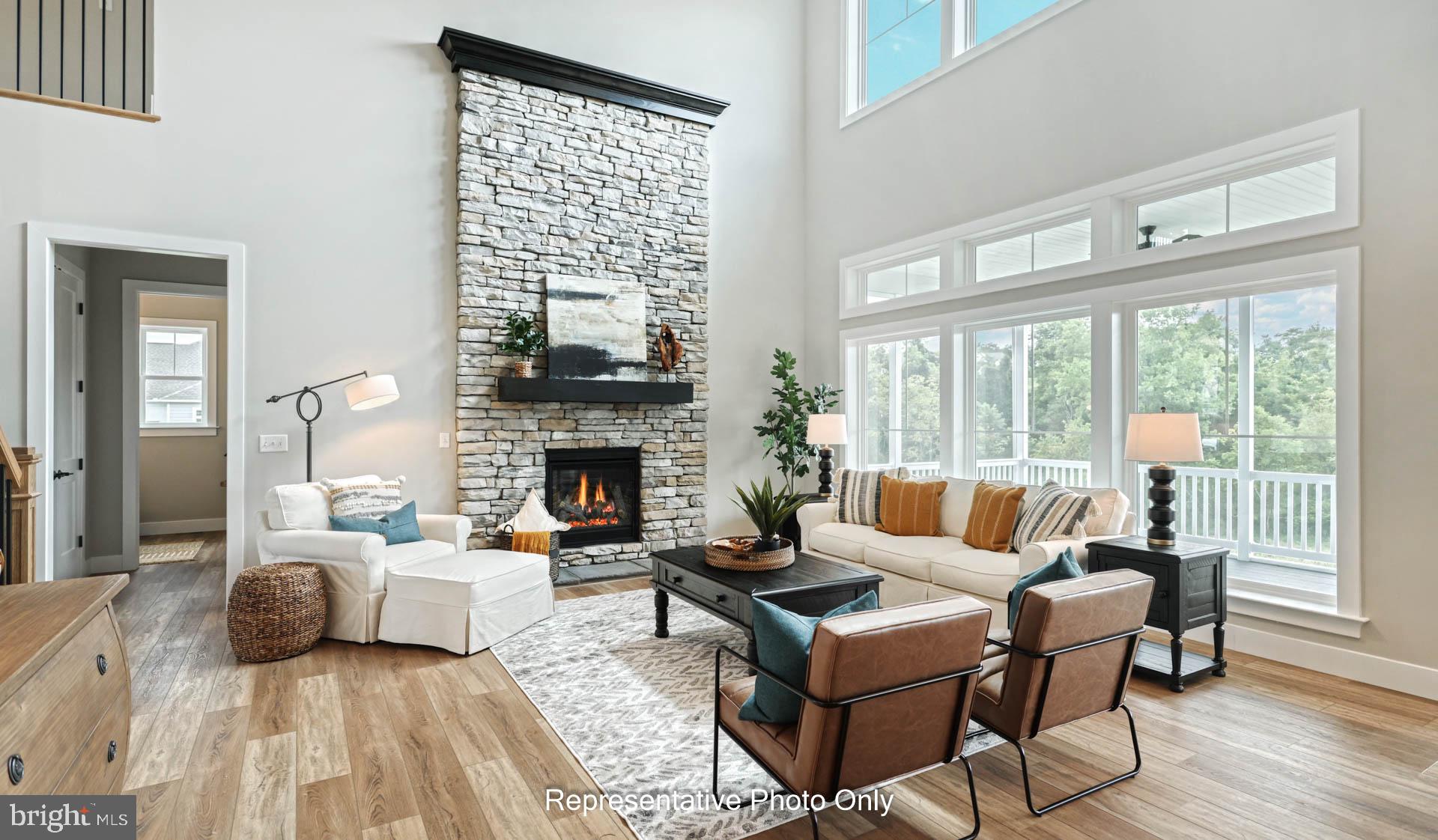 SUMMER LAYNE - Residential