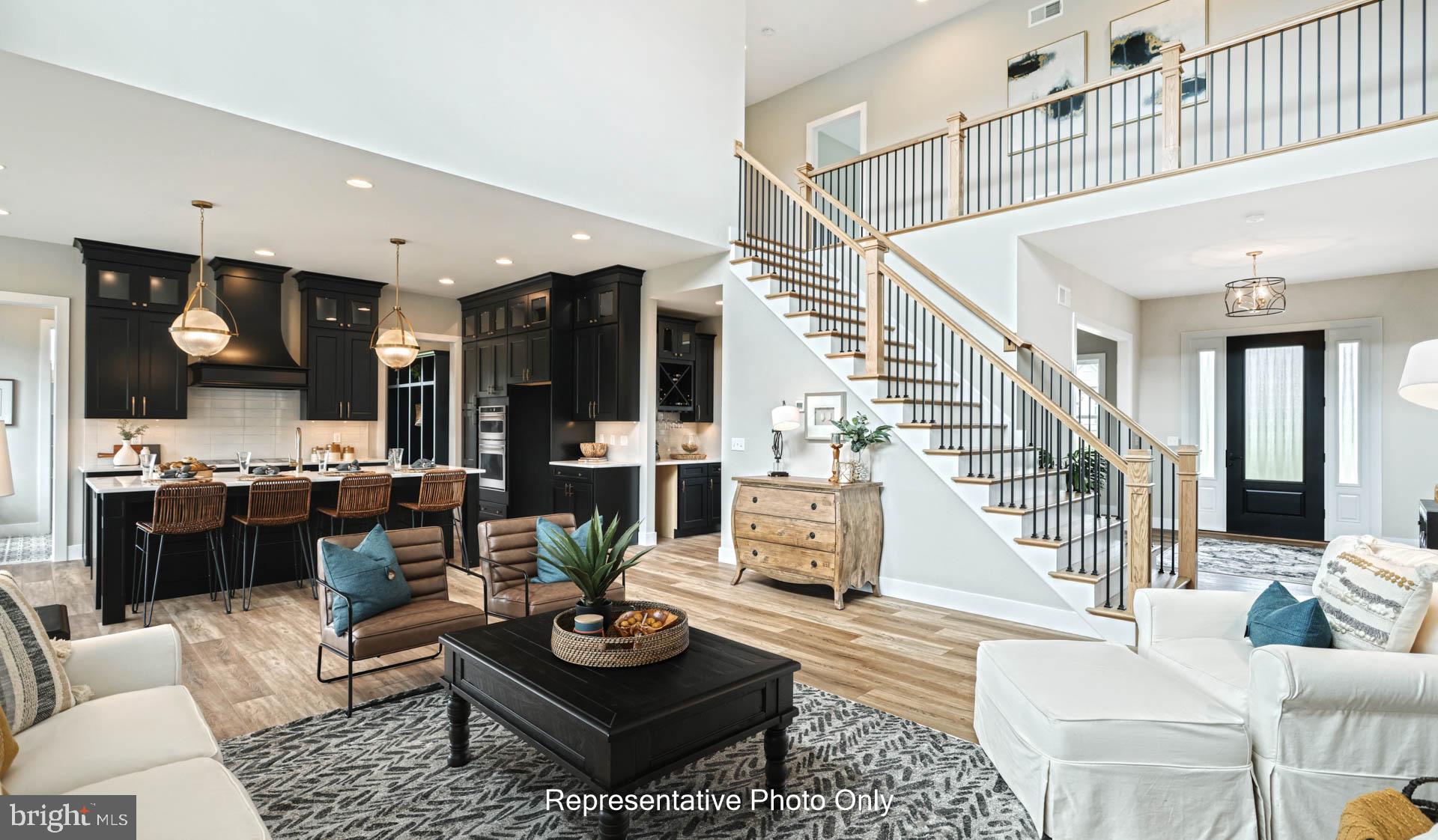 SUMMER LAYNE - Residential