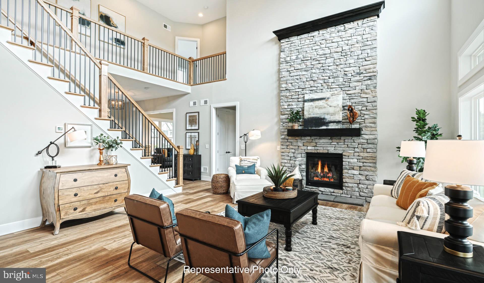 SUMMER LAYNE - Residential