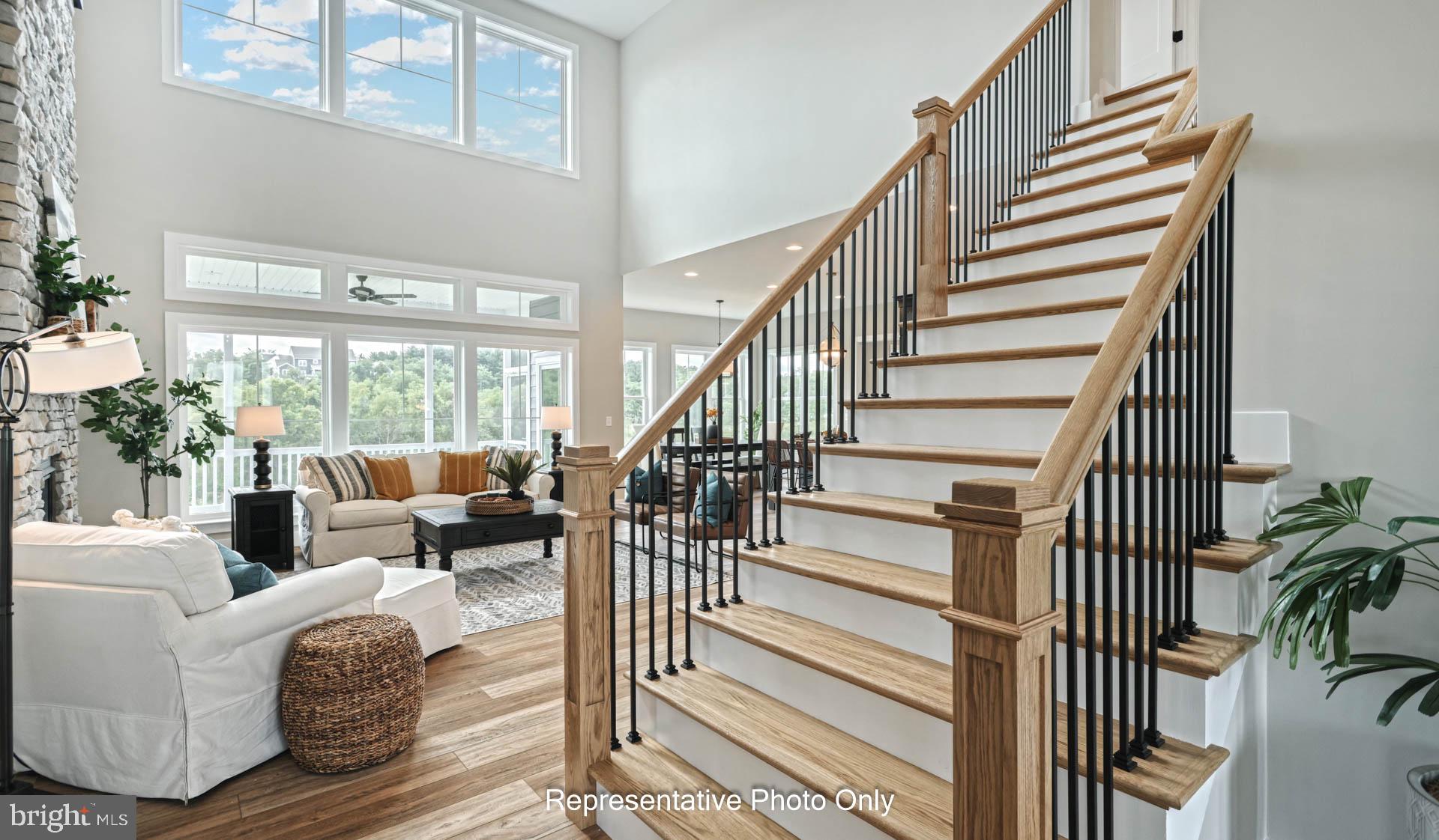 SUMMER LAYNE - Residential