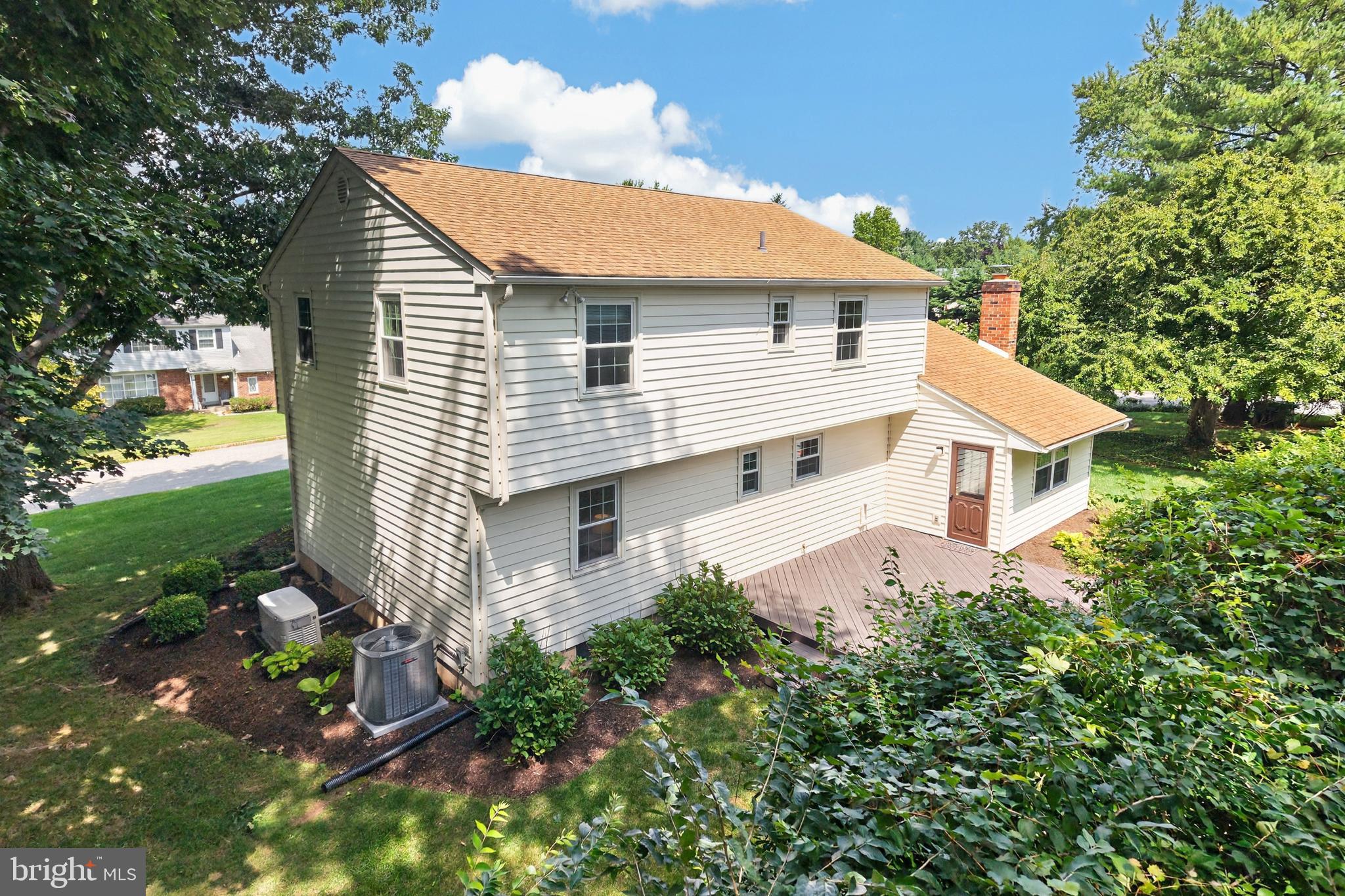 600 BRECKNOCK DRIVE