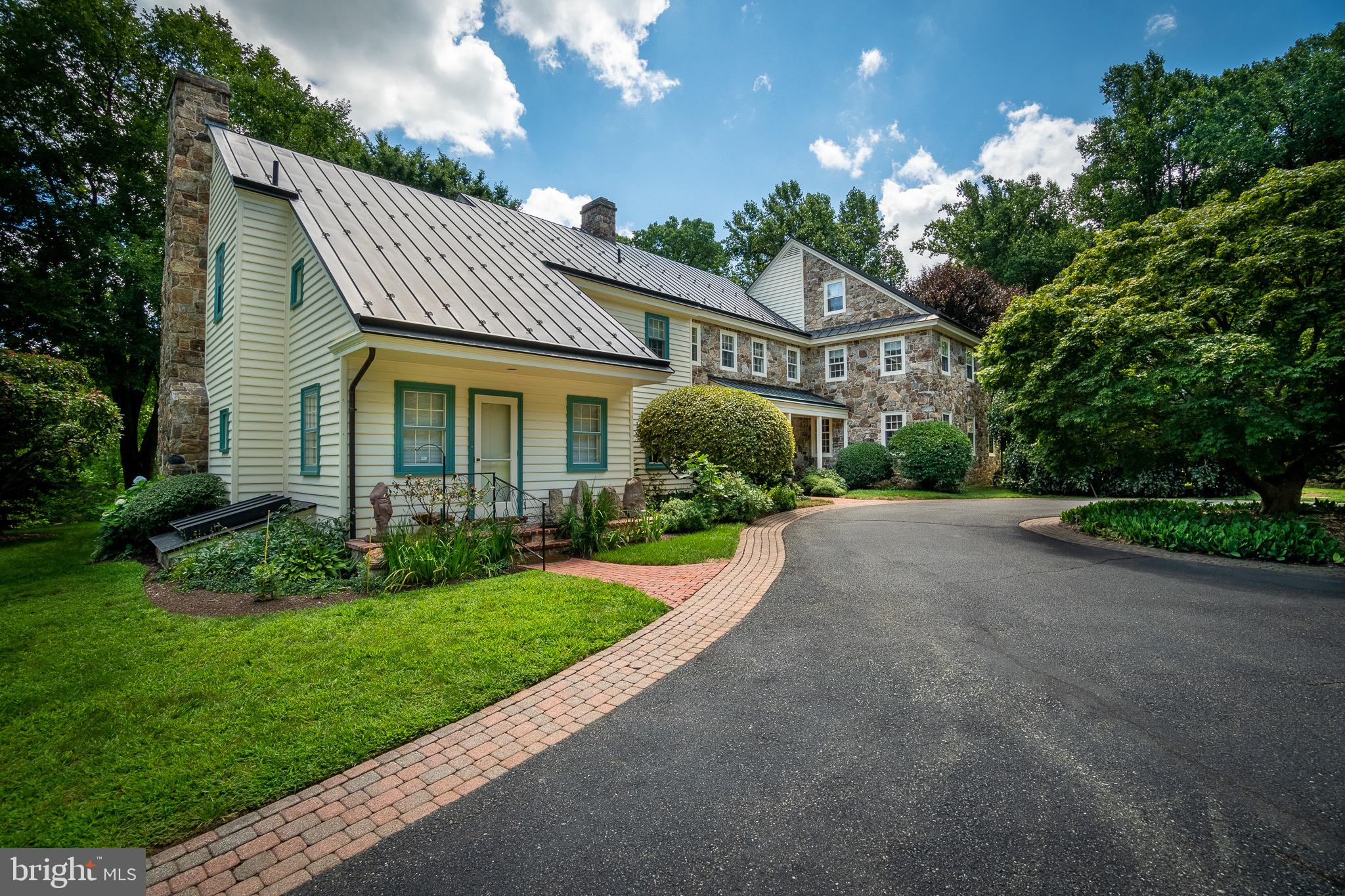 1255 HOLLOW ROAD
