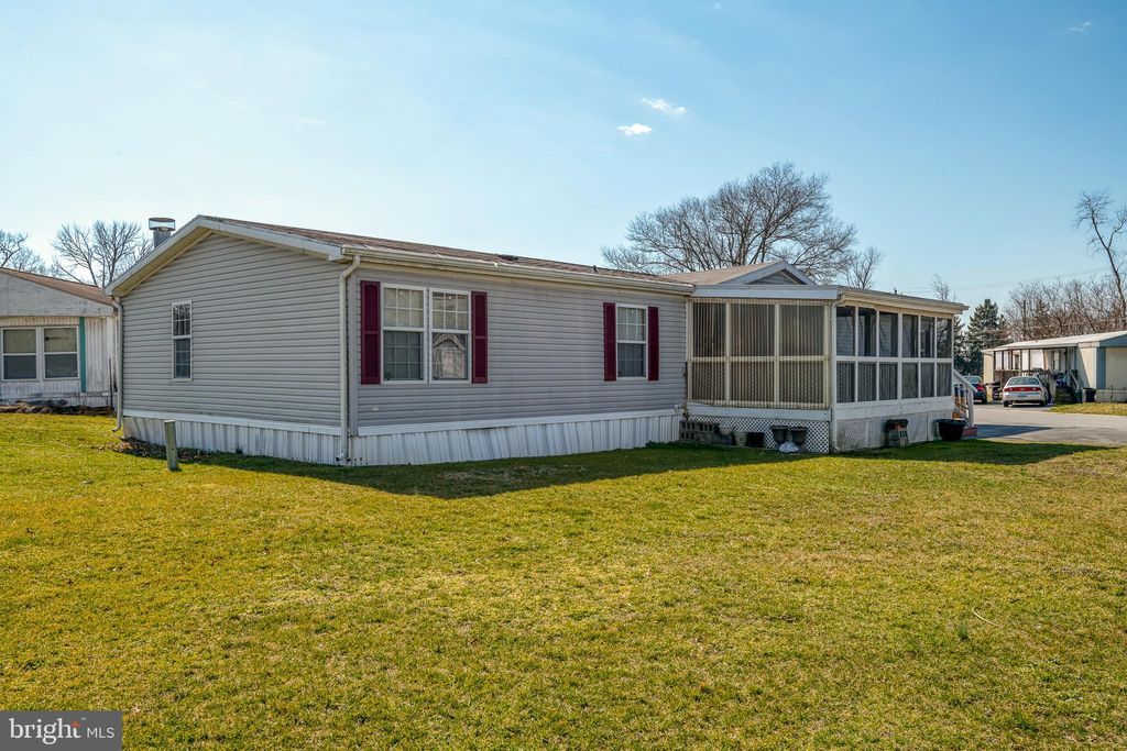 Photo of 41 BOXWOOD BLVD, COLUMBIA, PA 17512 (MLS # PALA2031748)