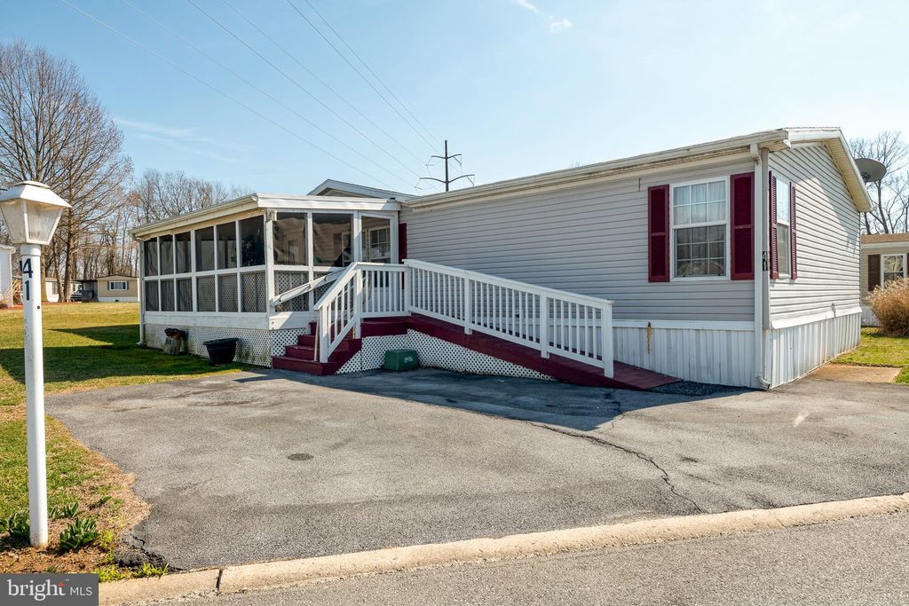 Photo of 41 BOXWOOD BLVD, COLUMBIA, PA 17512 (MLS # PALA2031748)