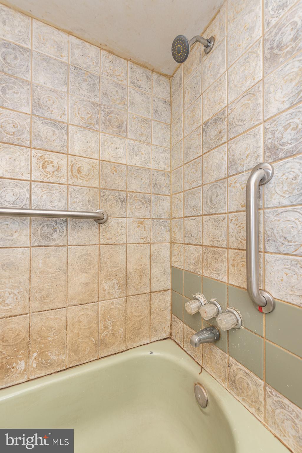 BROADWAY EAST - Residential