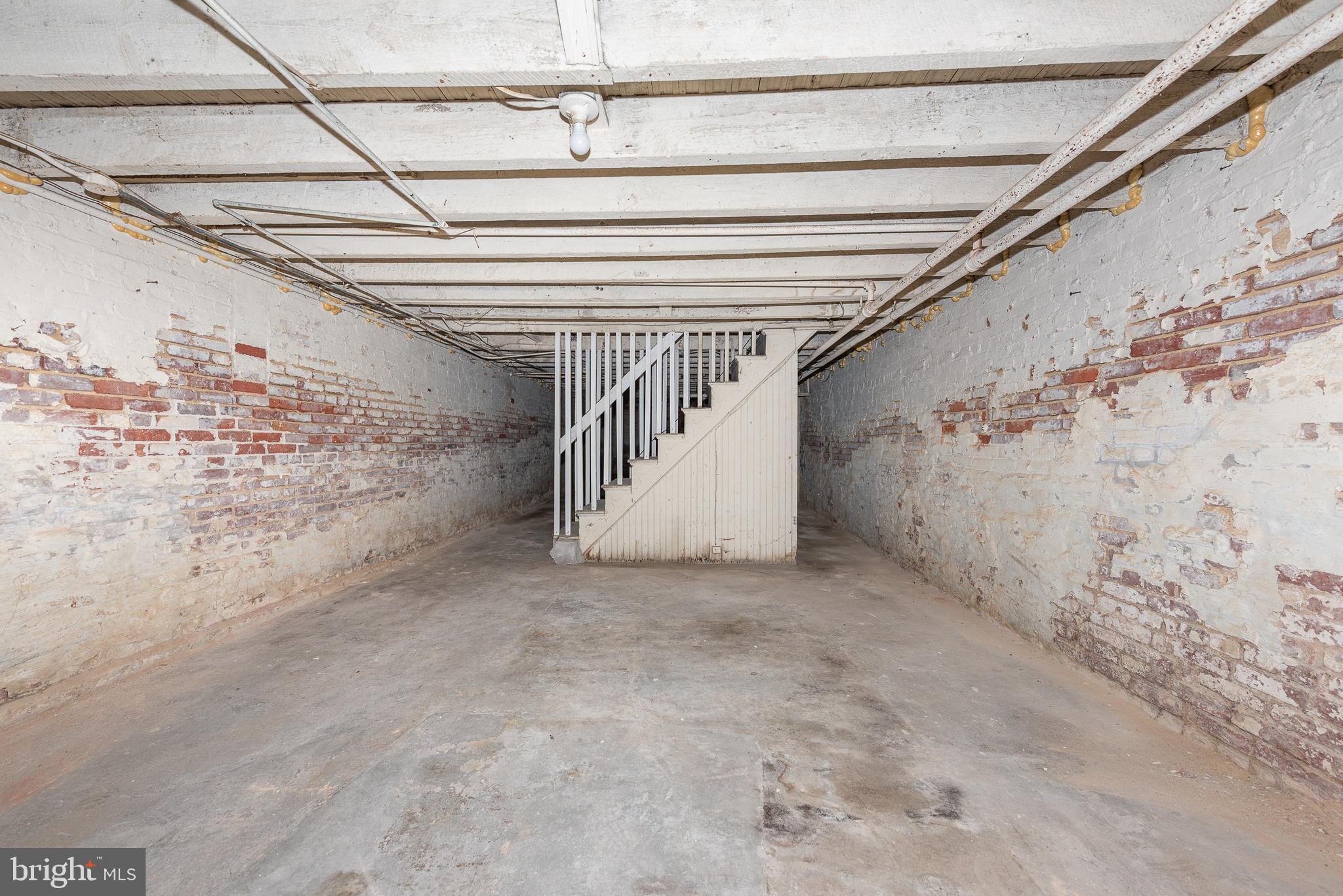 BROADWAY EAST - Residential