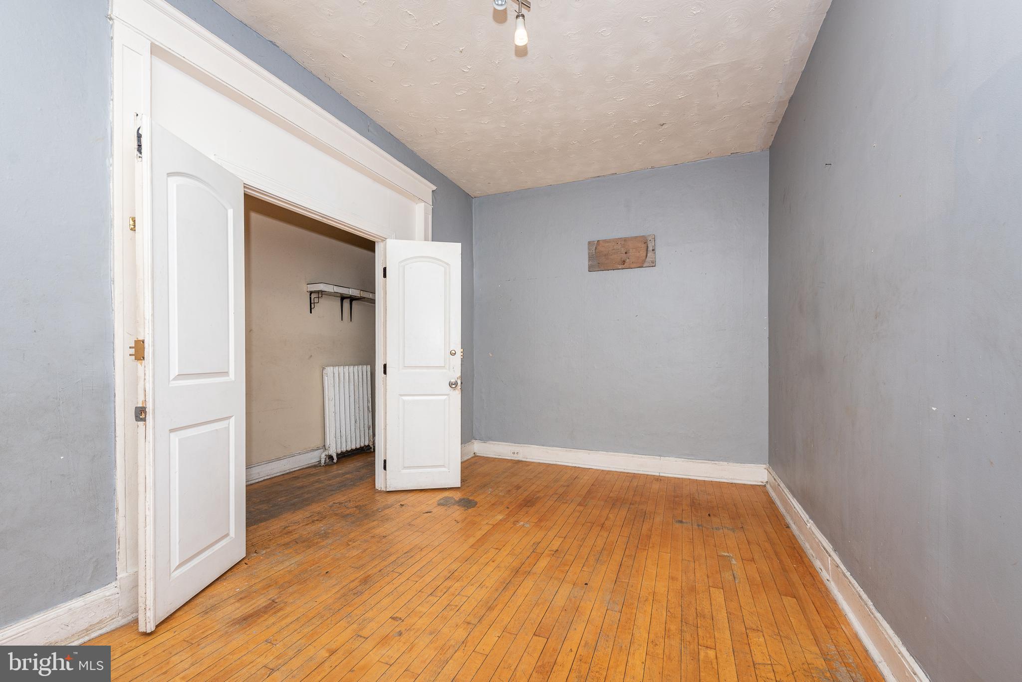 BROADWAY EAST - Residential