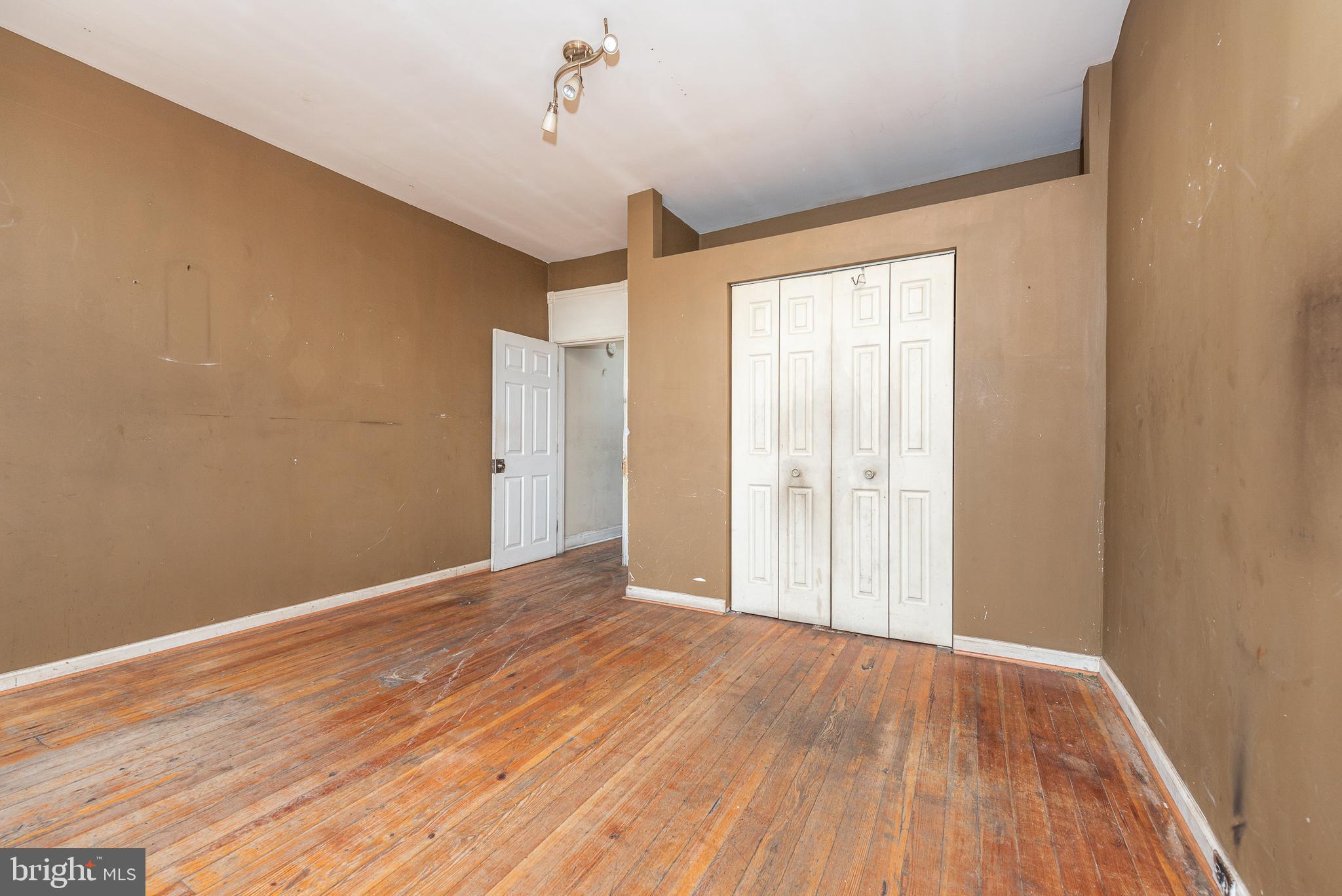 BROADWAY EAST - Residential