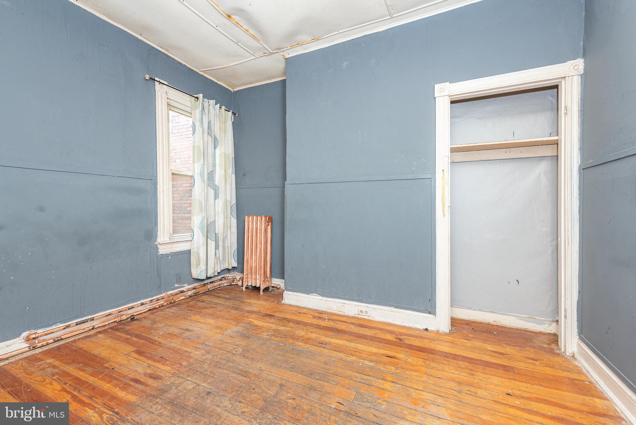 BROADWAY EAST - Residential