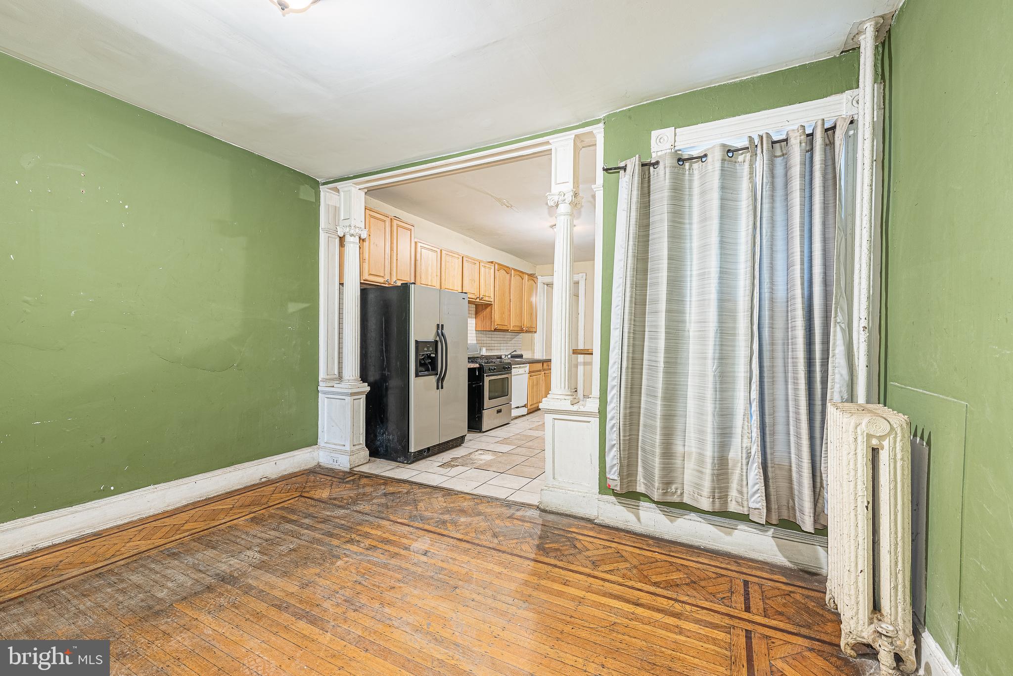 BROADWAY EAST - Residential