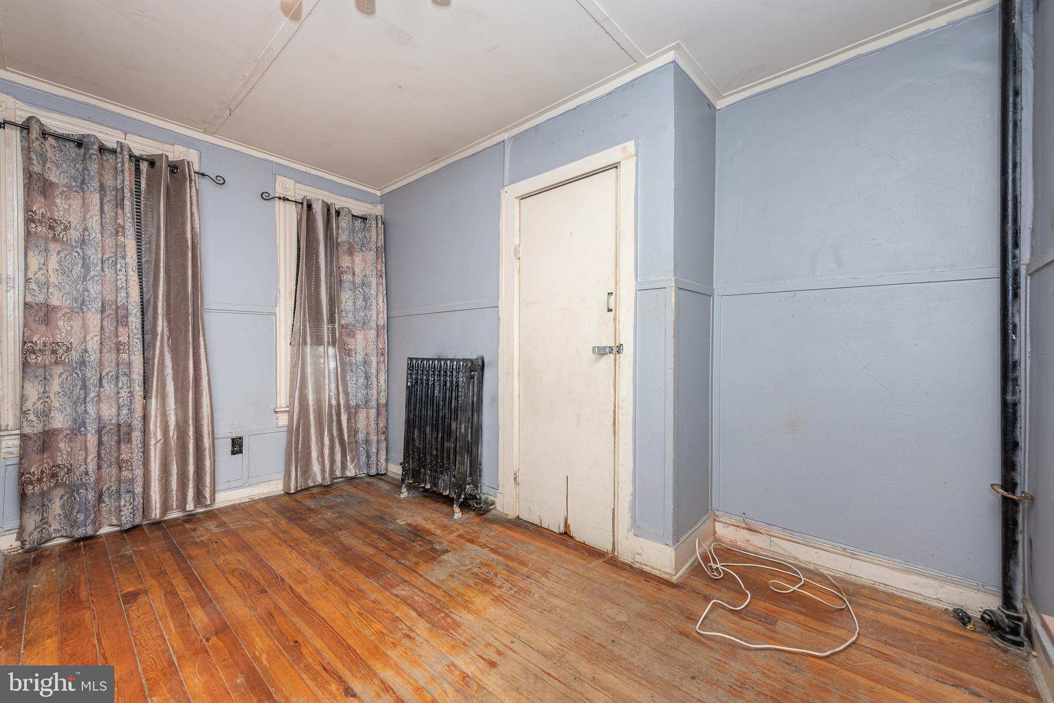 BROADWAY EAST - Residential