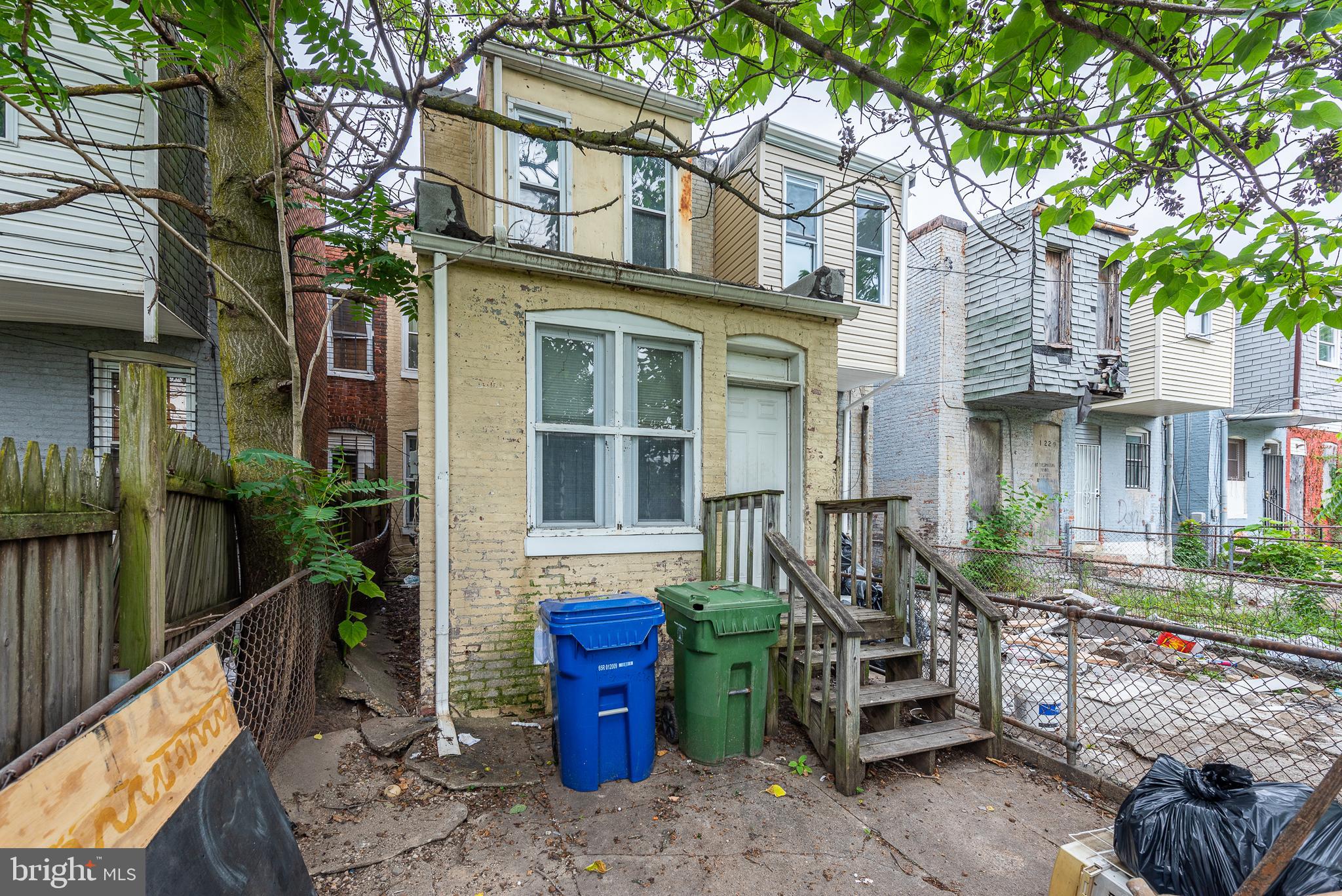 BROADWAY EAST - Residential