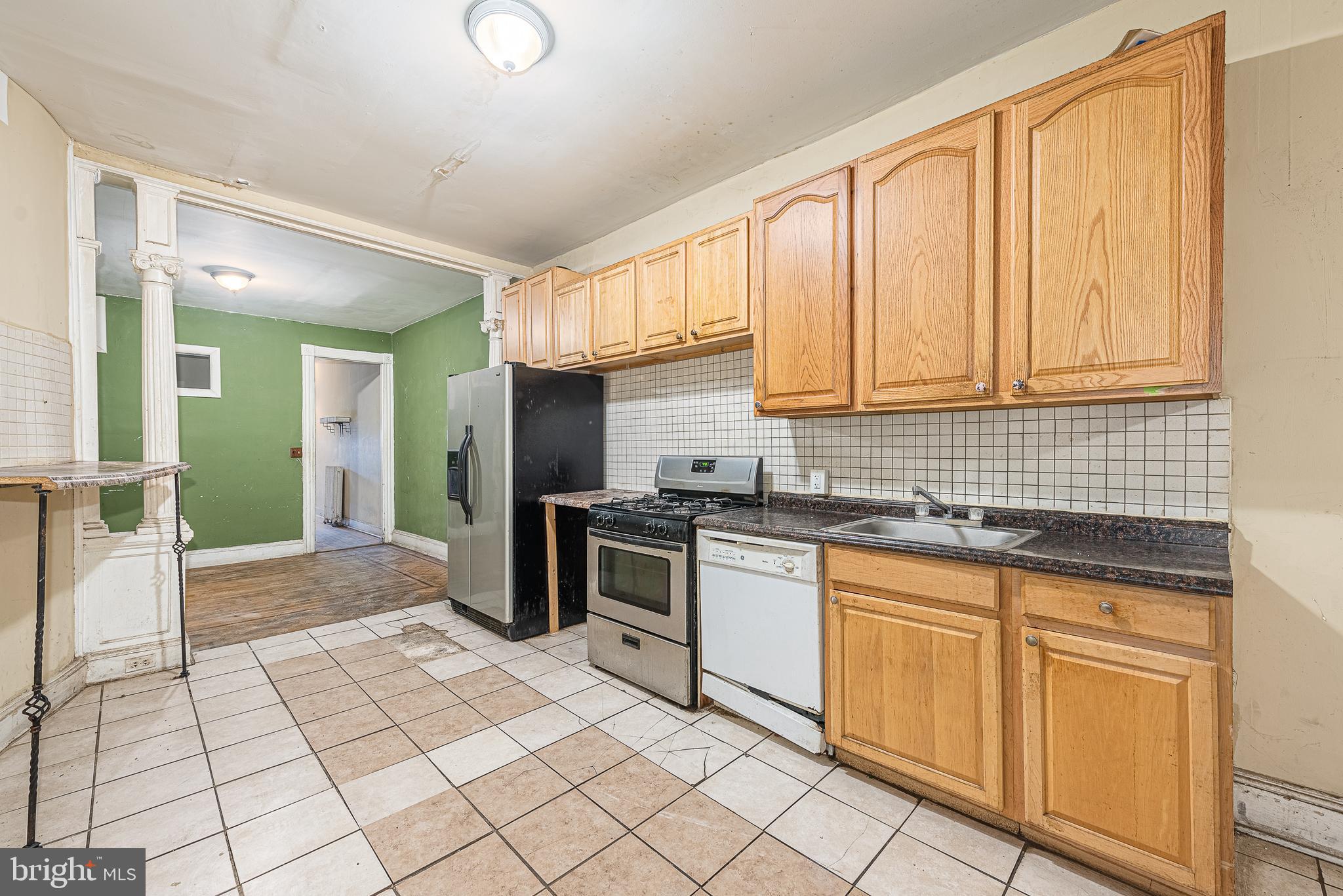 BROADWAY EAST - Residential