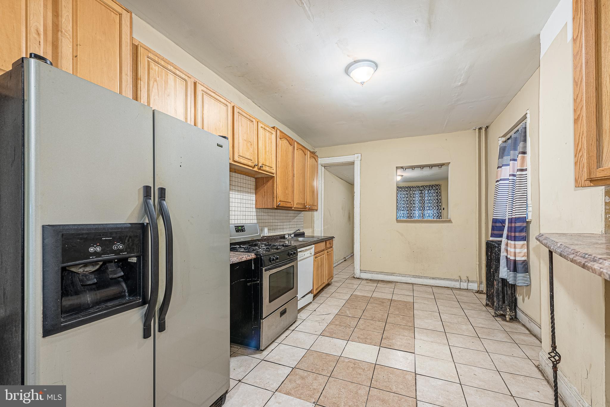 BROADWAY EAST - Residential