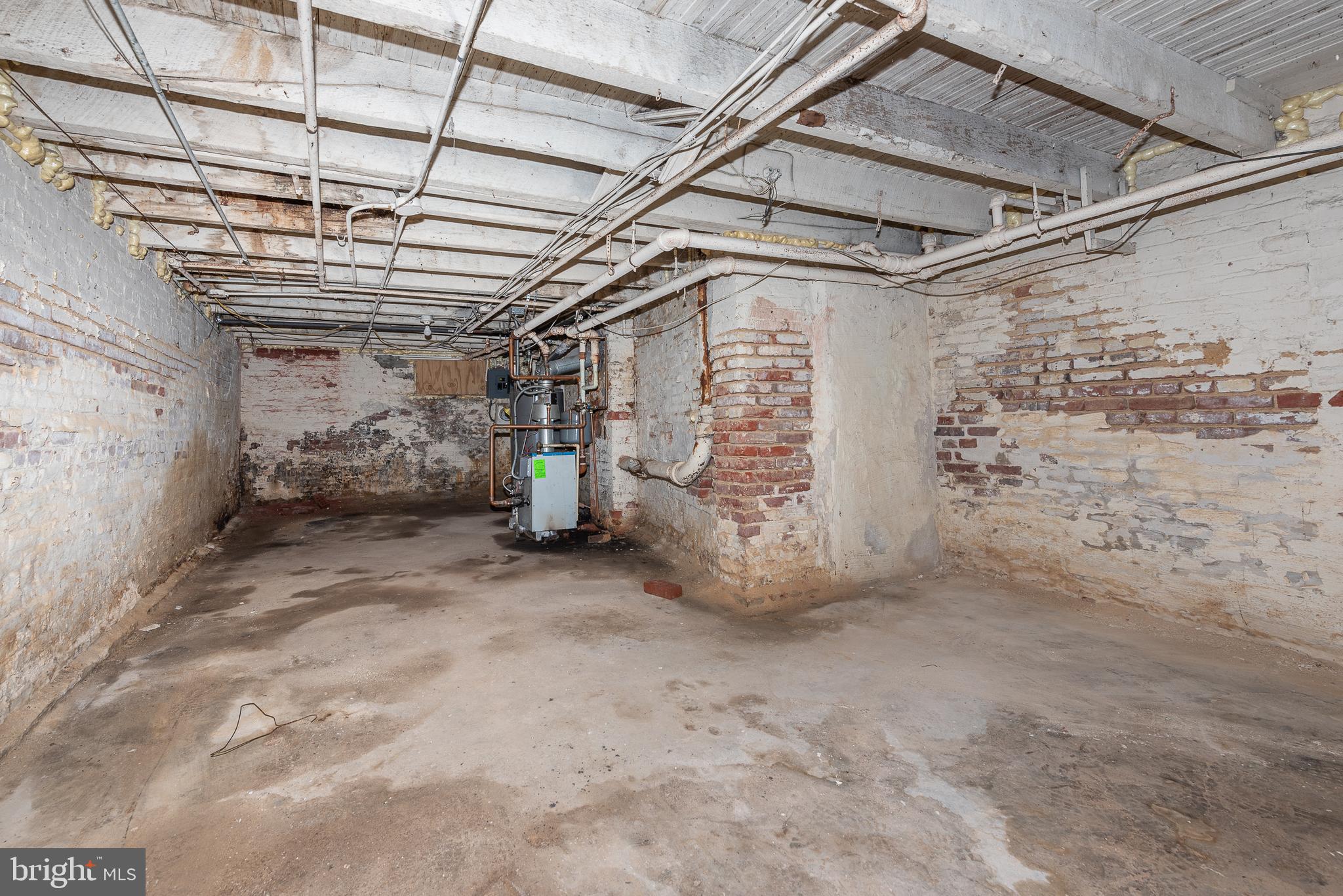 BROADWAY EAST - Residential