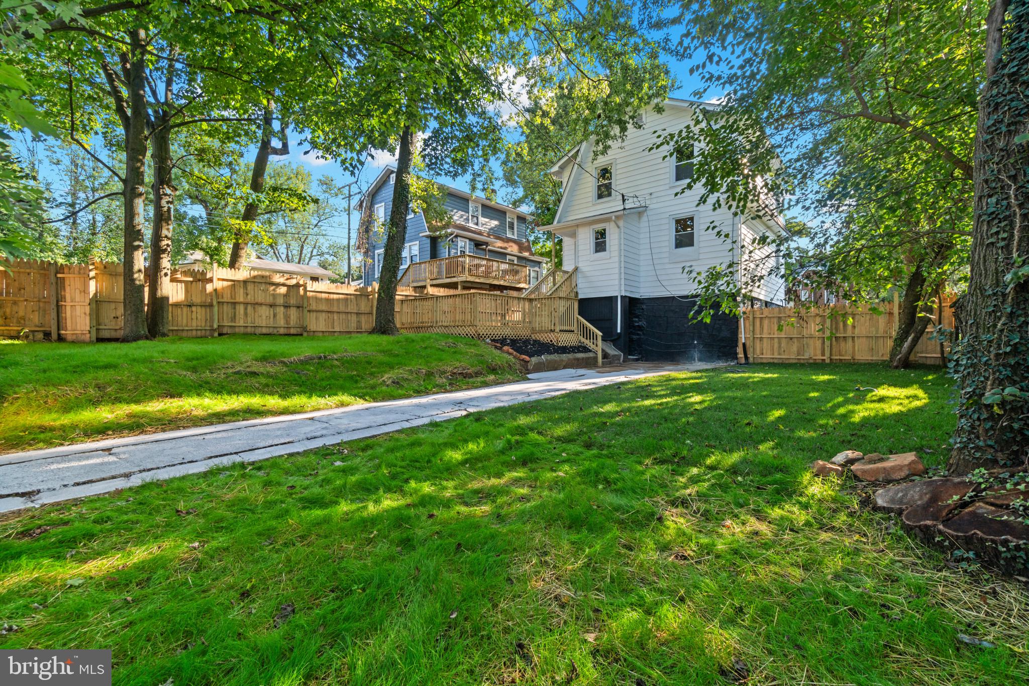 GLEN OAKS - Residential