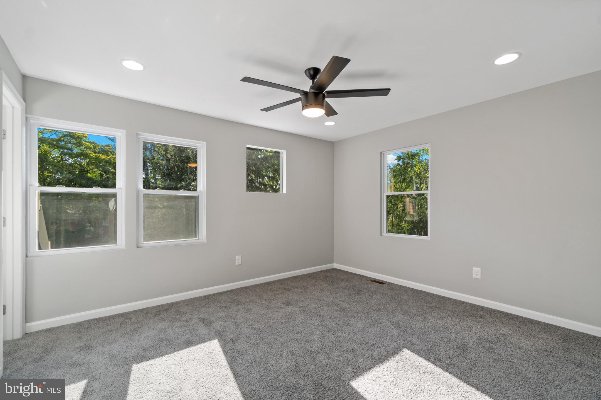 GLEN OAKS - Residential