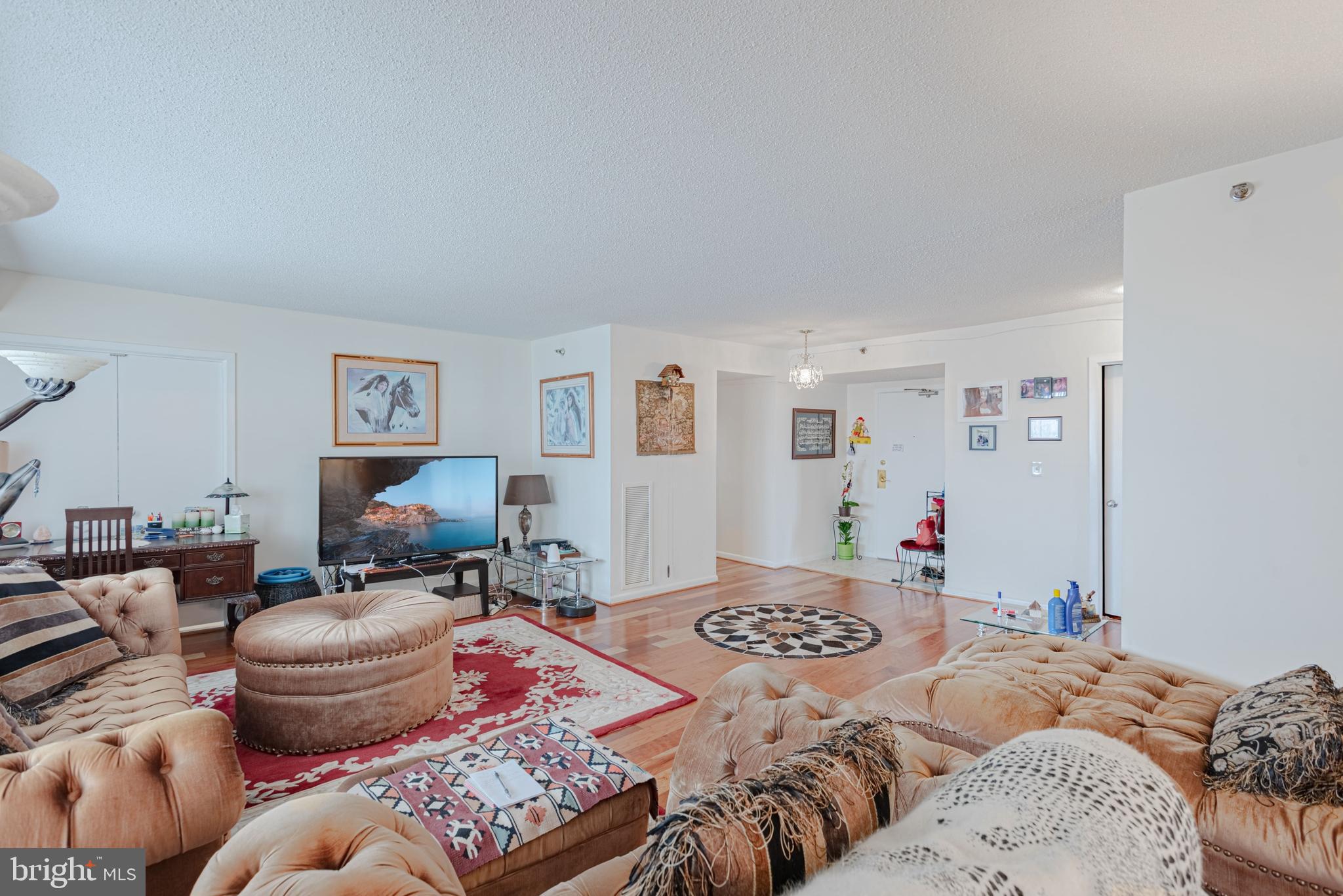 SKYLINE SQUARE CONDO - Residential Lease