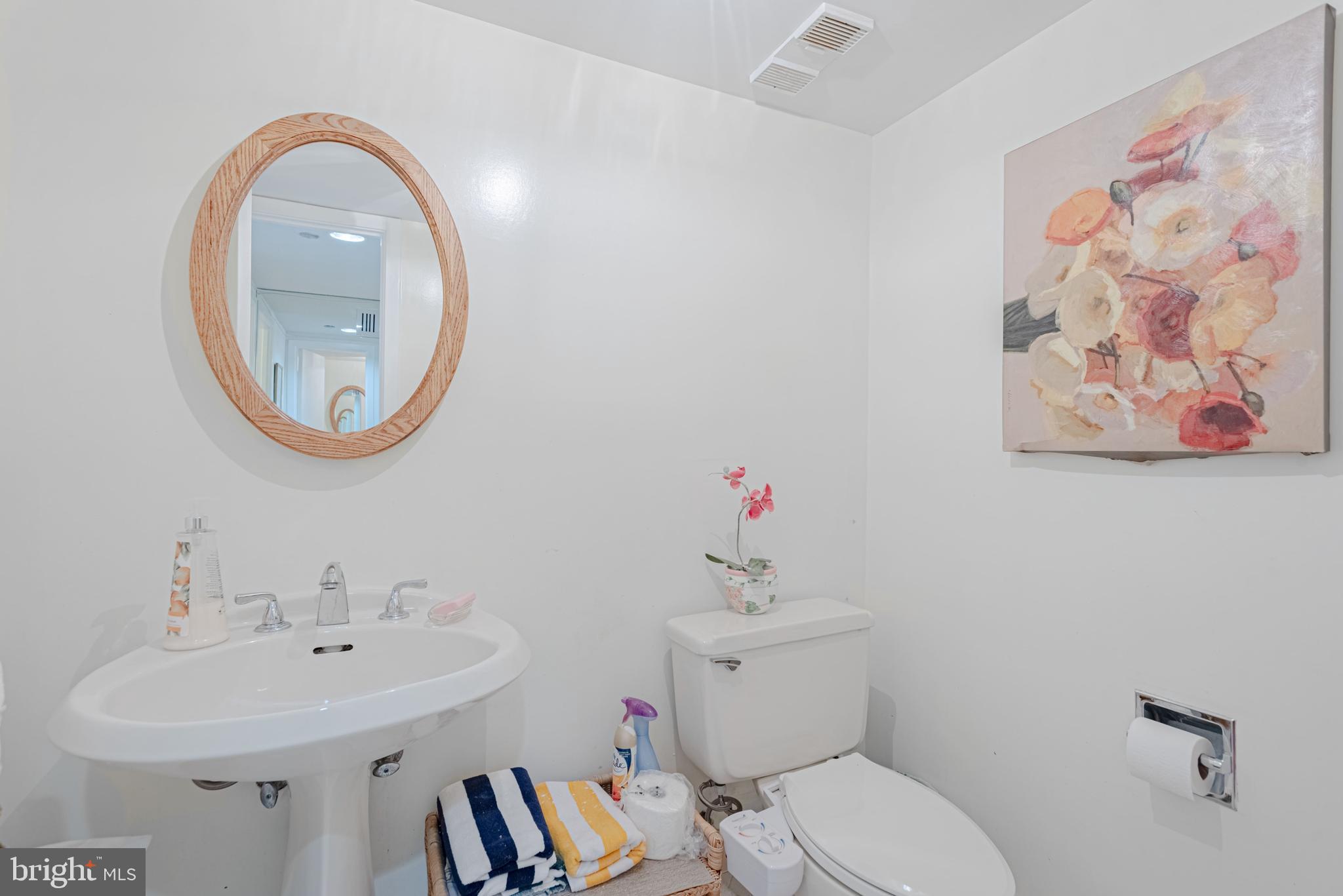 SKYLINE SQUARE CONDO - Residential Lease