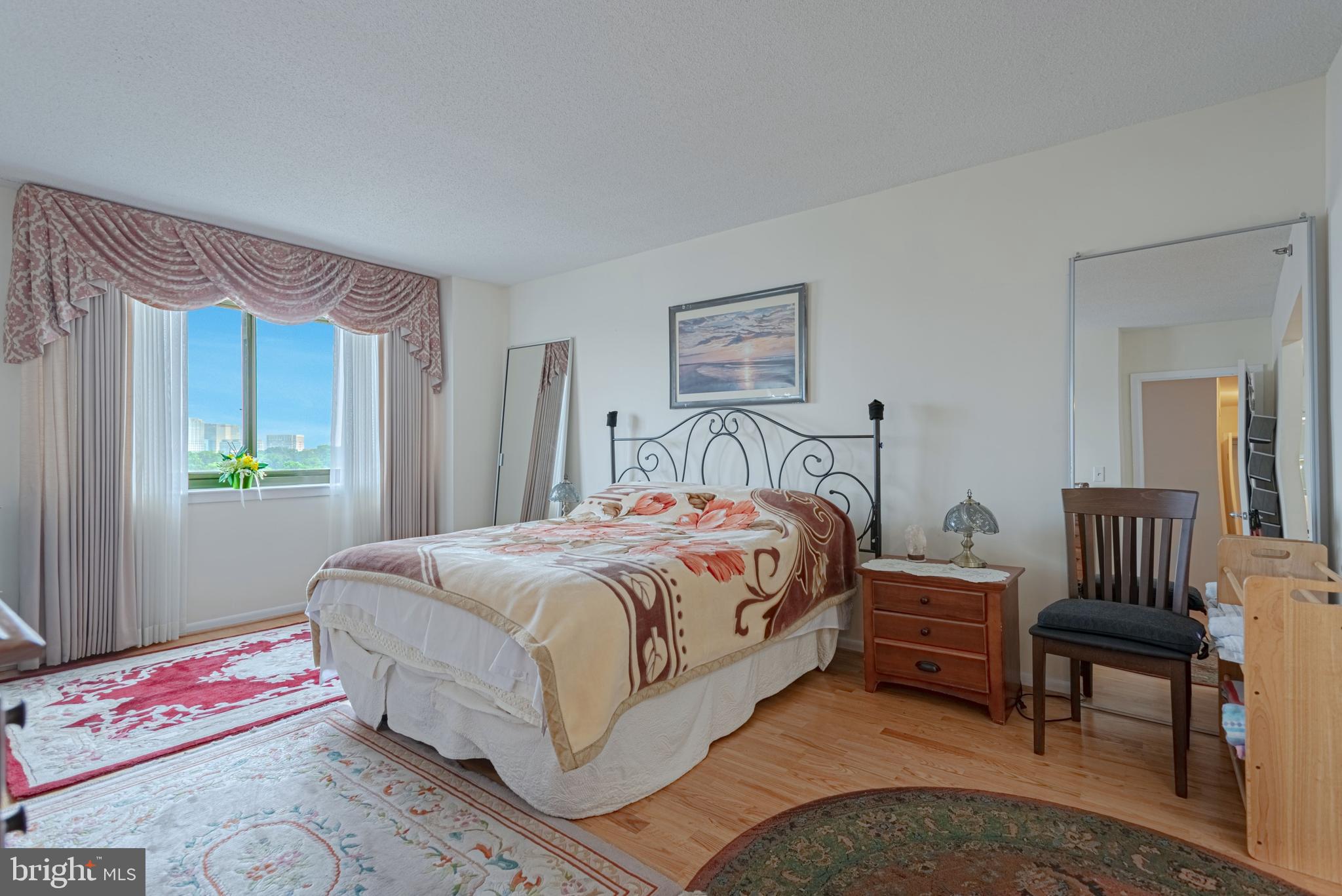 SKYLINE SQUARE CONDO - Residential Lease