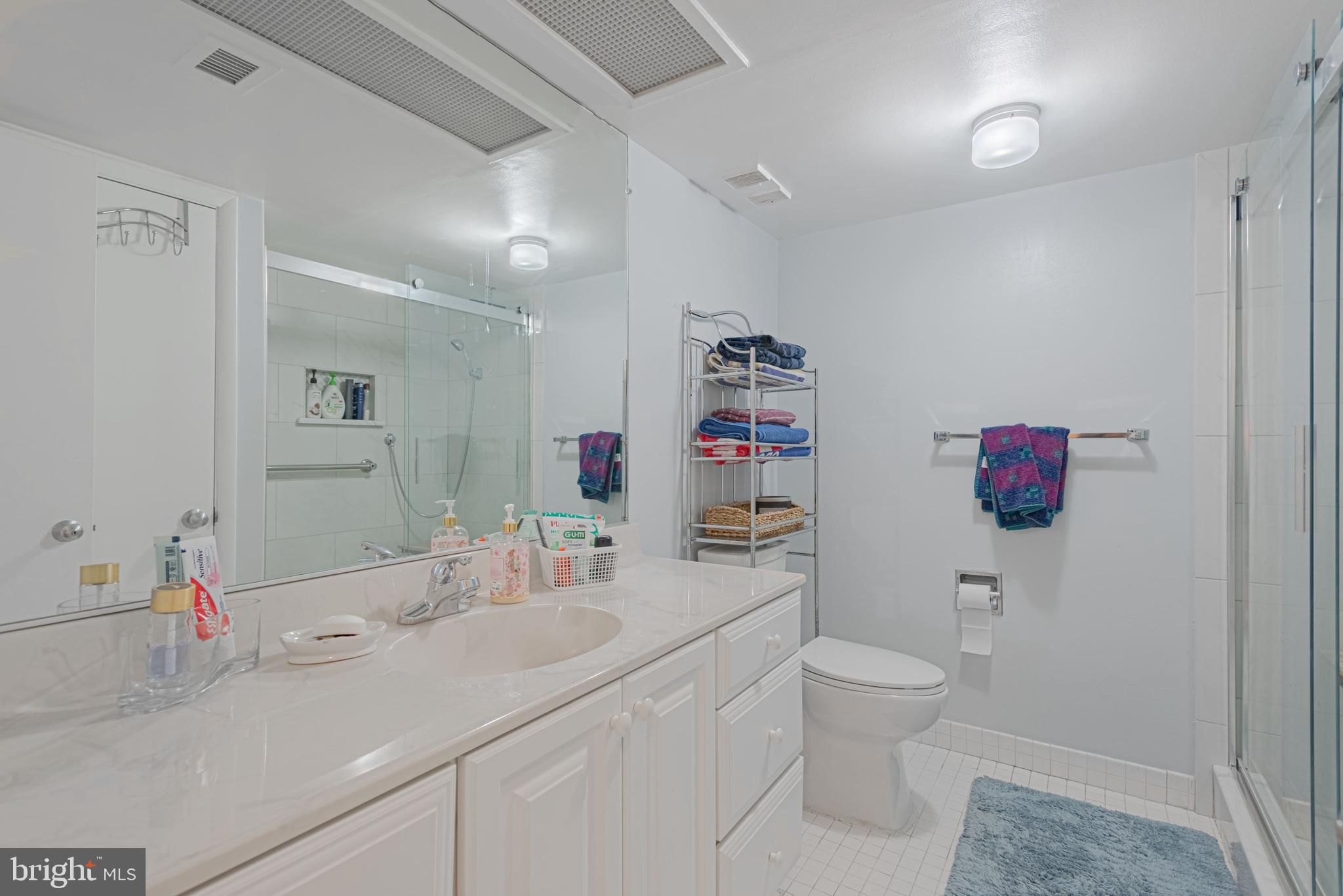 SKYLINE SQUARE CONDO - Residential Lease