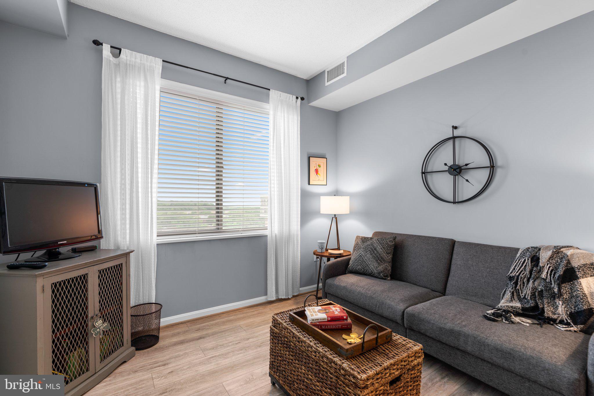 VANTAGE POINT WEST AT LW - Residential