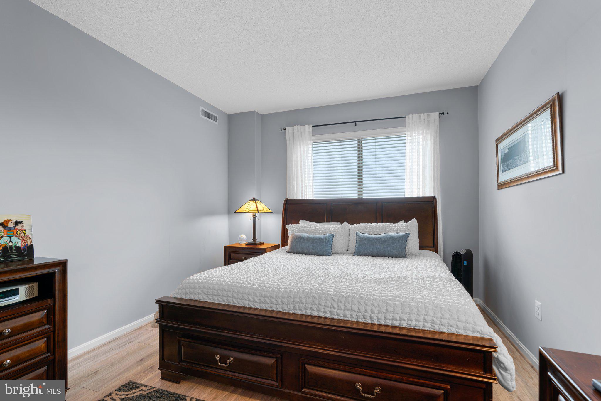 VANTAGE POINT WEST AT LW - Residential