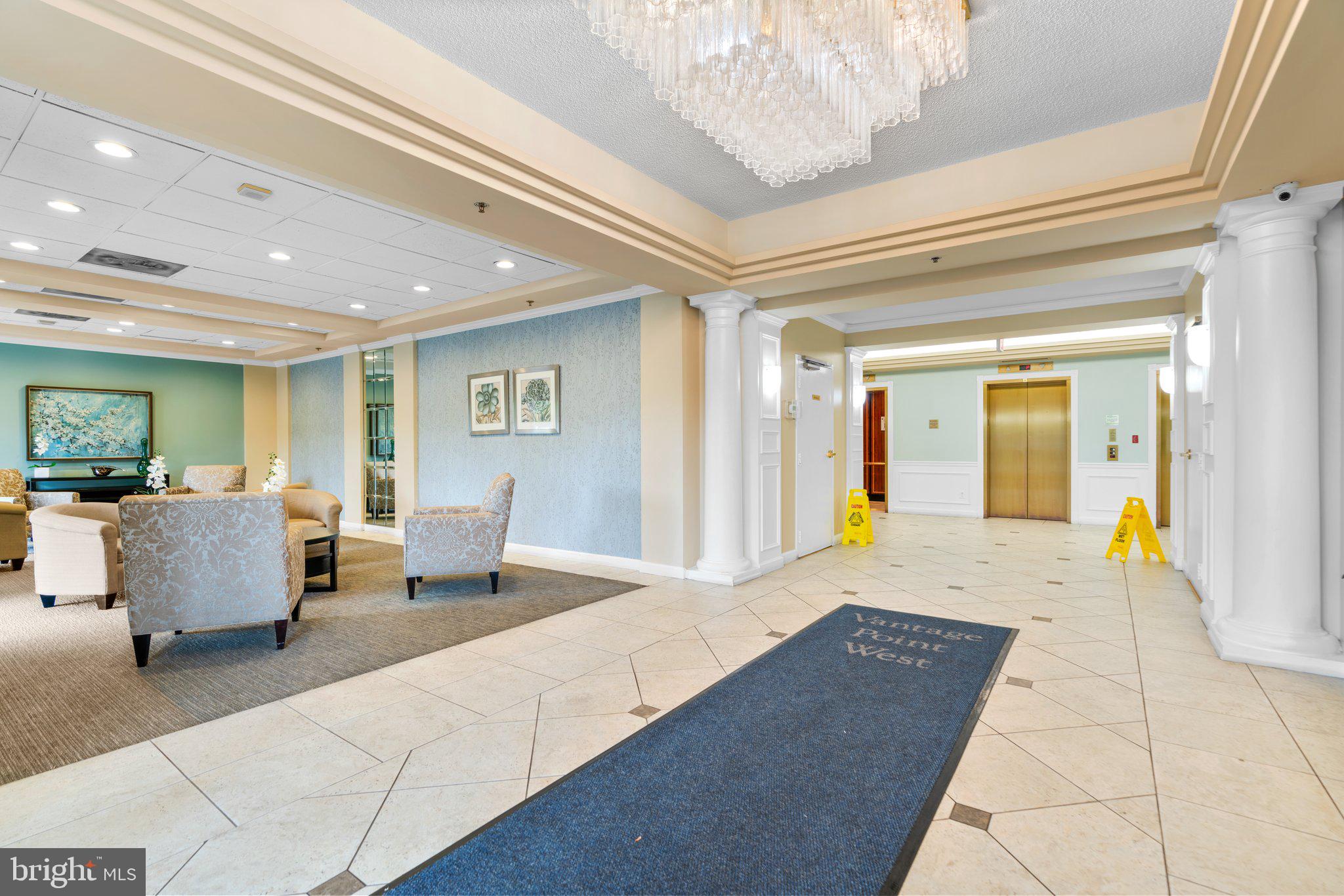 VANTAGE POINT WEST AT LW - Residential