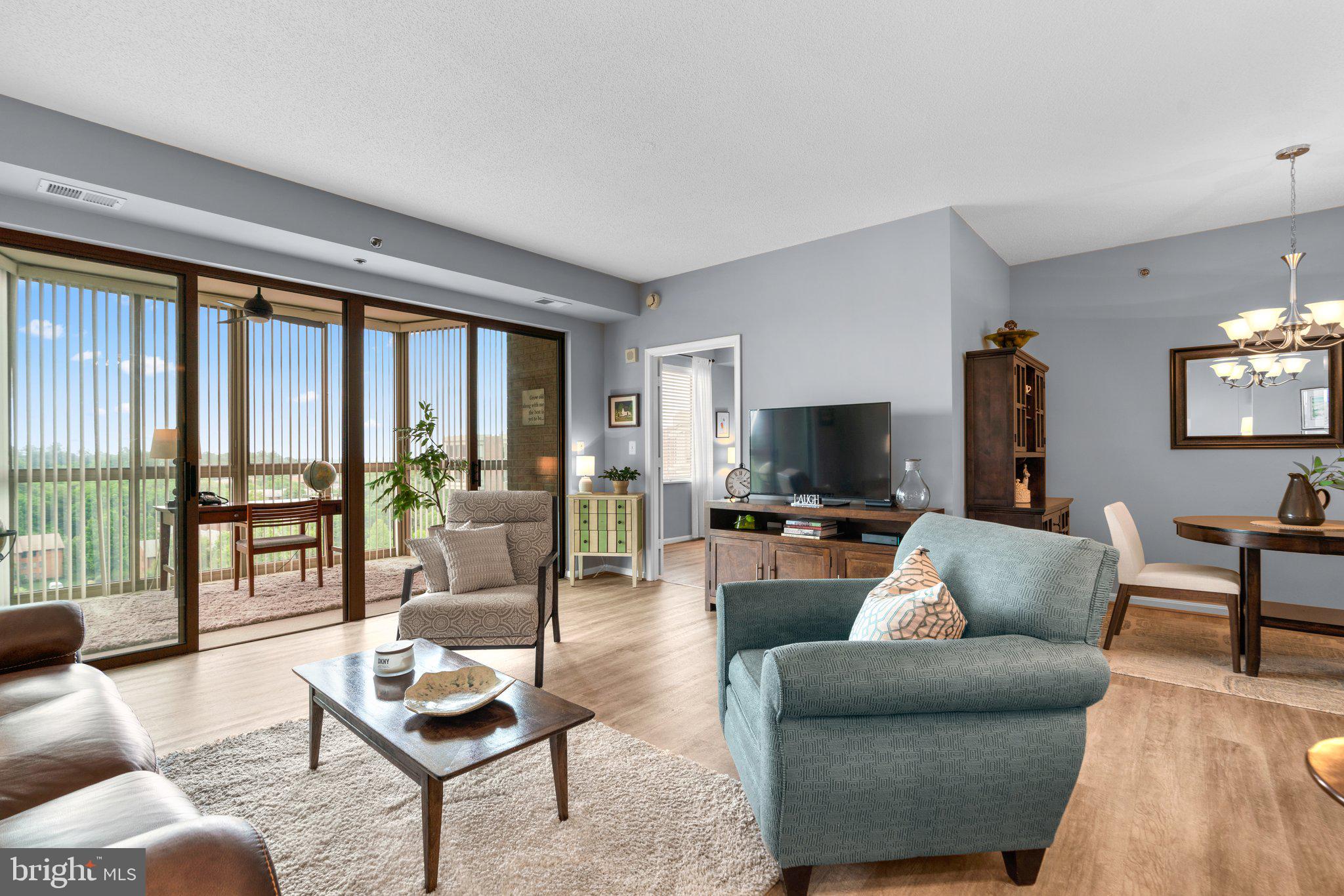 VANTAGE POINT WEST AT LW - Residential